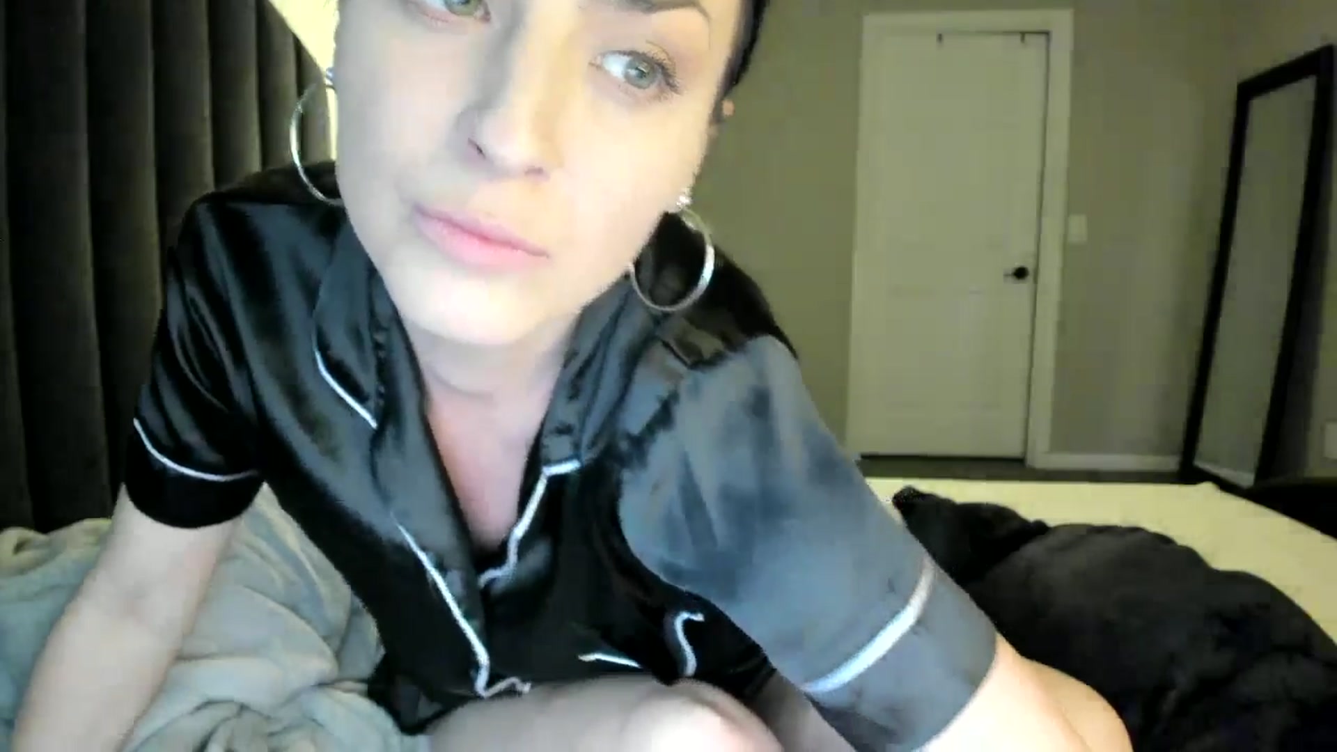 Gallery image thumbnail from Araisyours's myfreecams stream on, 07/18/2024, 15:34 image 2 of 20