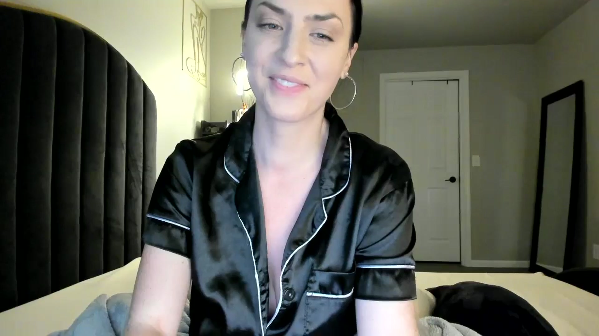Gallery image thumbnail from Araisyours's myfreecams stream on, 07/18/2024, 15:34 image 9 of 20