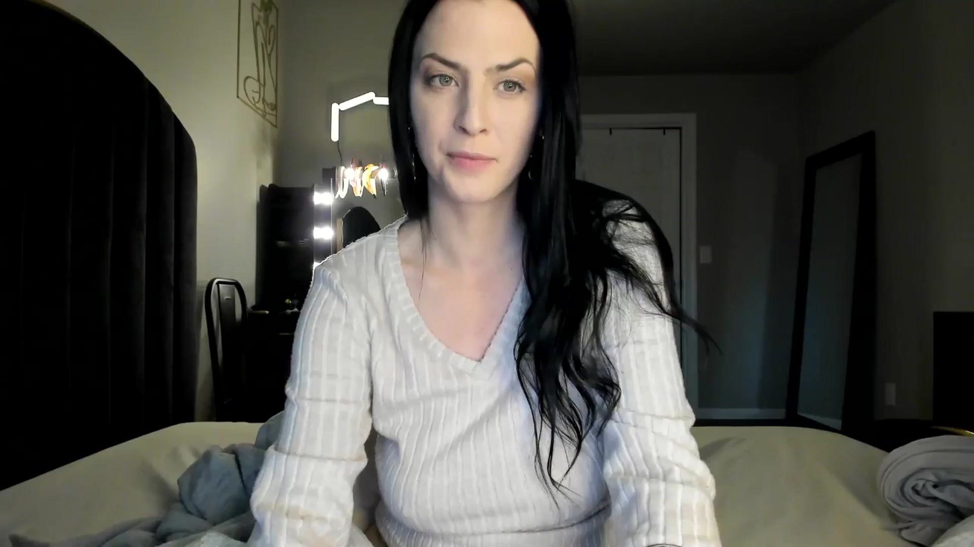 Gallery image thumbnail from Araisyours's myfreecams stream on, 07/25/2024, 14:07 image 4 of 20