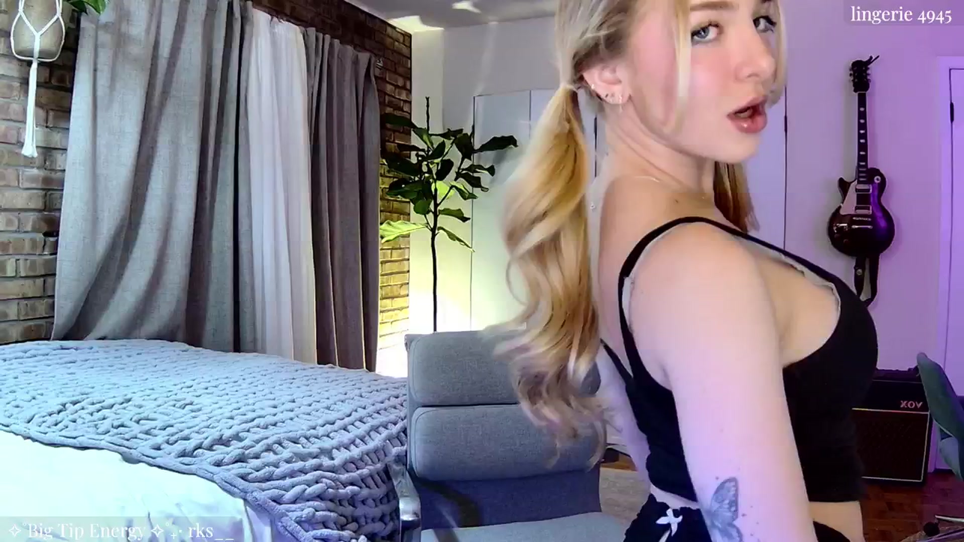 Gallery image thumbnail from Architect's myfreecams stream on, 02/16/2024, 04:02 image 9 of 20
