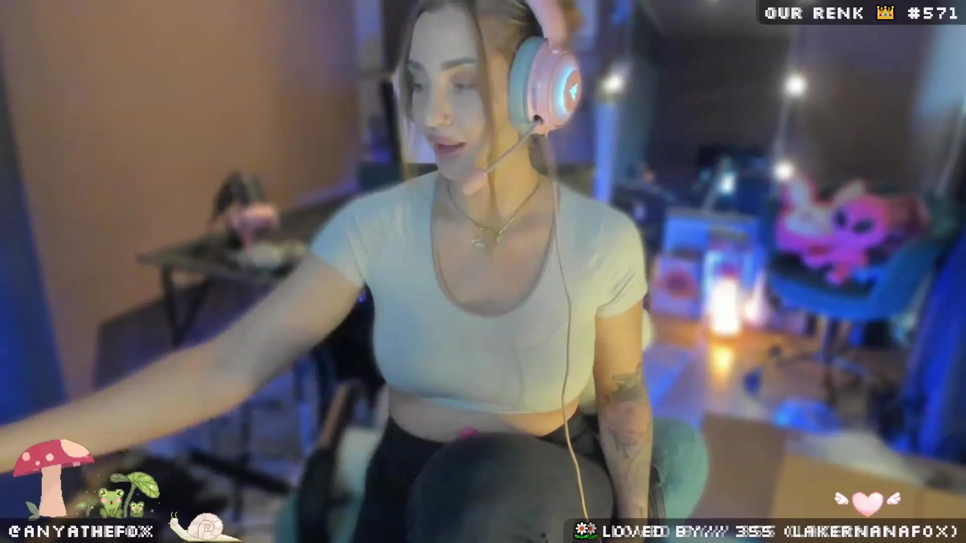 Gallery image thumbnail from AreolaGrande_'s myfreecams stream on, 05/19/2023, 06:28 image 11 of 20