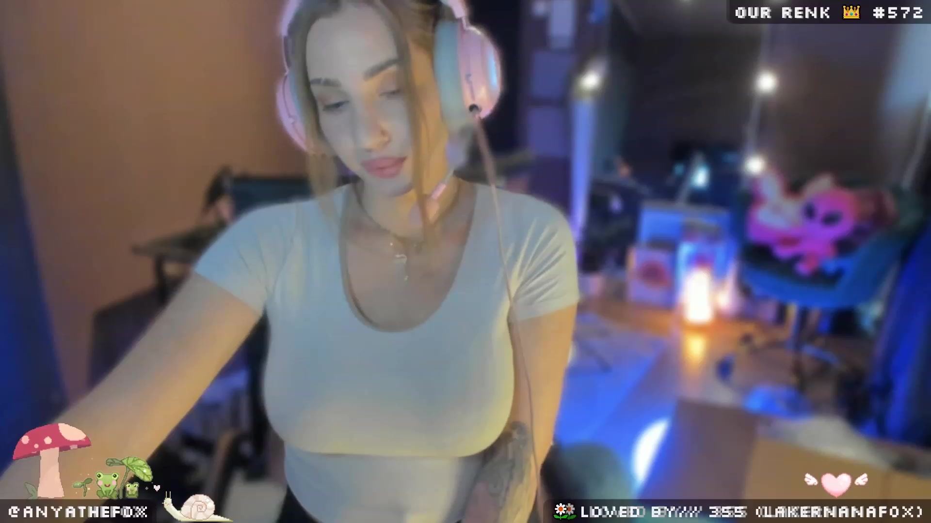 Gallery image thumbnail from AreolaGrande_'s myfreecams stream on, 05/19/2023, 06:28 image 14 of 20