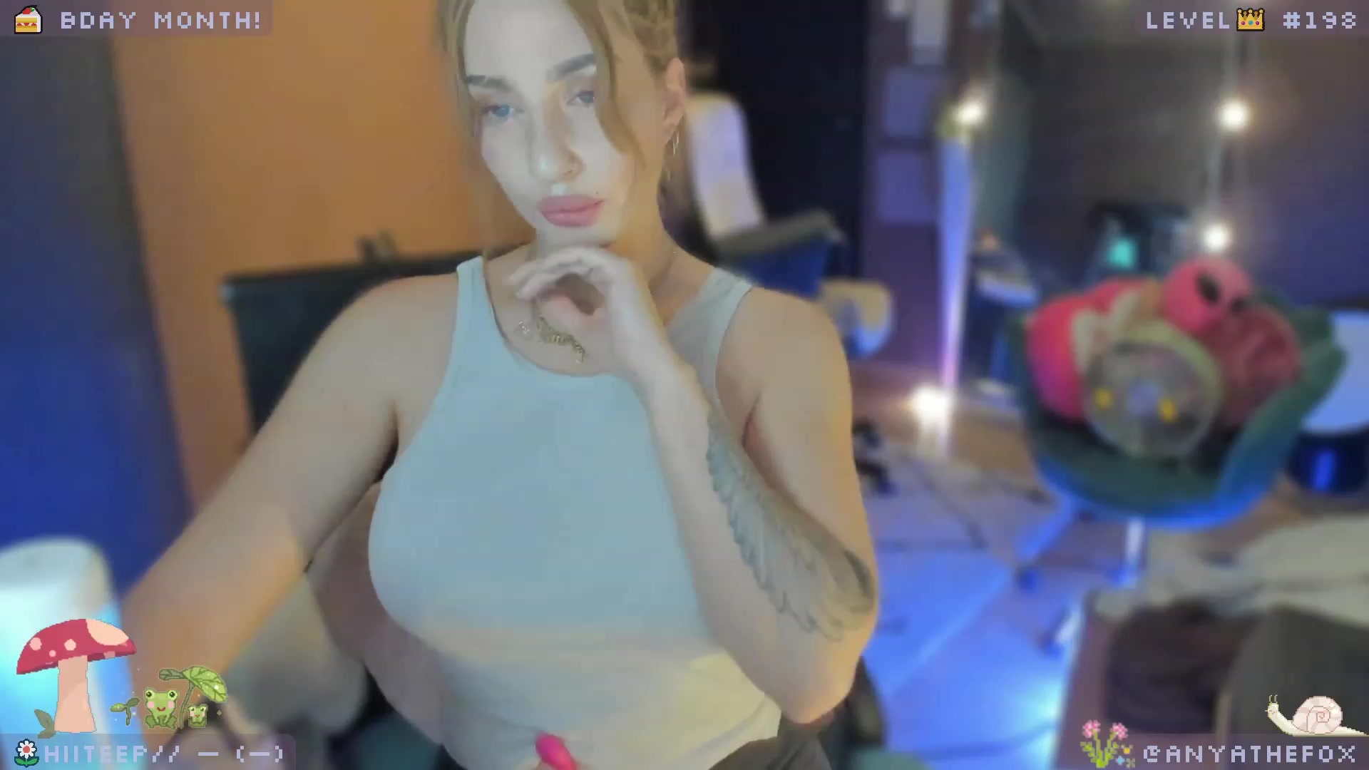 Gallery image thumbnail from AreolaGrande_'s myfreecams stream on, 06/23/2023, 07:20 image 1 of 20