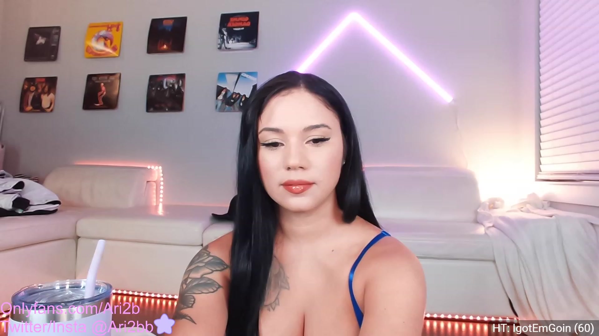 Gallery image thumbnail from Ari2b's myfreecams stream on, 12/07/2022, 03:49 image 16 of 20