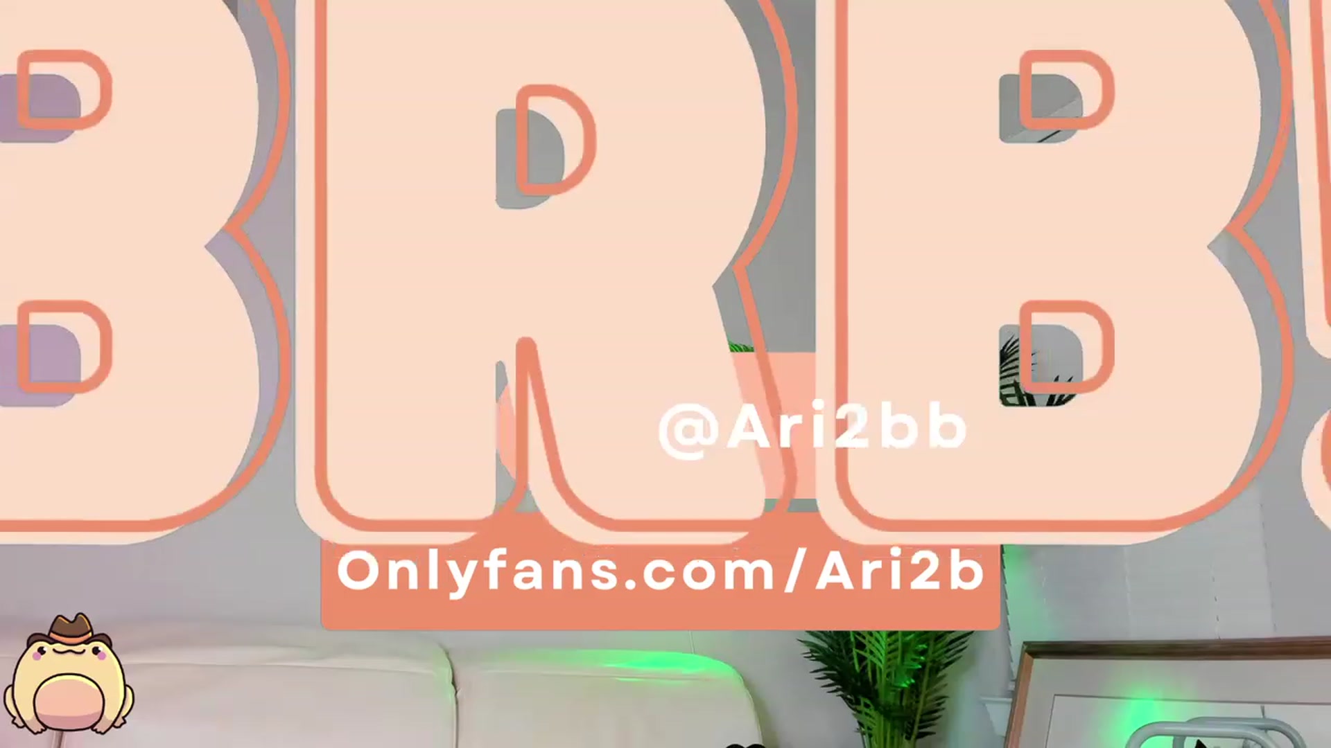 Gallery image thumbnail from Ari2b's myfreecams stream on, 04/21/2023, 03:07 image 11 of 20
