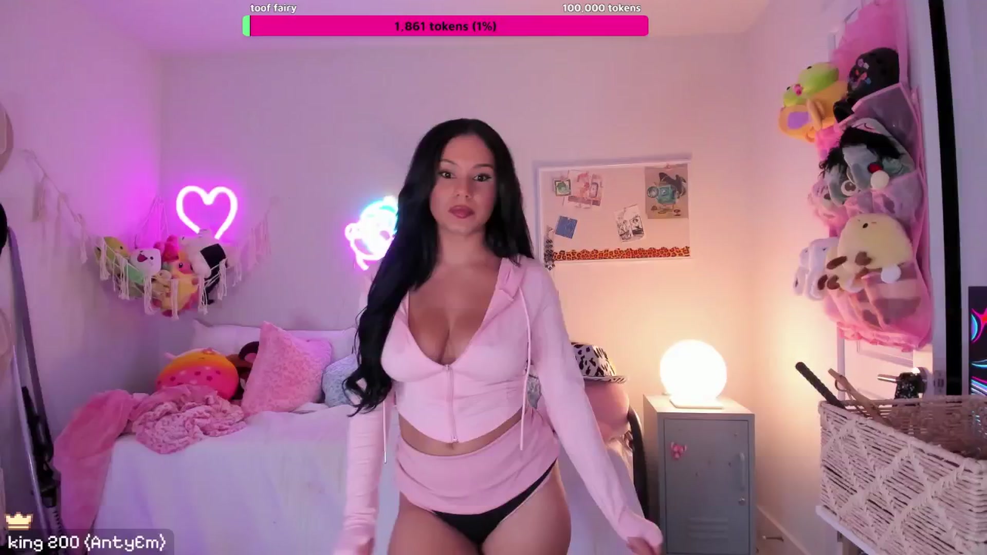 Gallery image thumbnail from Ari2b's myfreecams stream on, 07/23/2024, 06:45 image 7 of 20