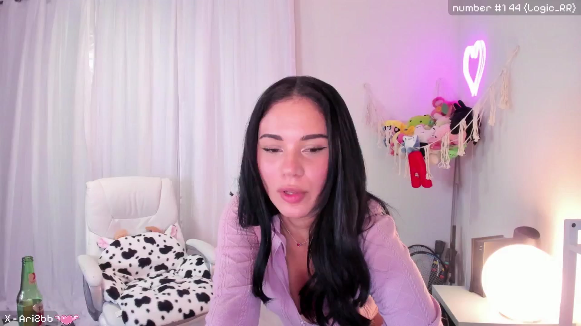Gallery image thumbnail from Ari2b's myfreecams stream on, 01/14/2025, 06:11 image 5 of 20