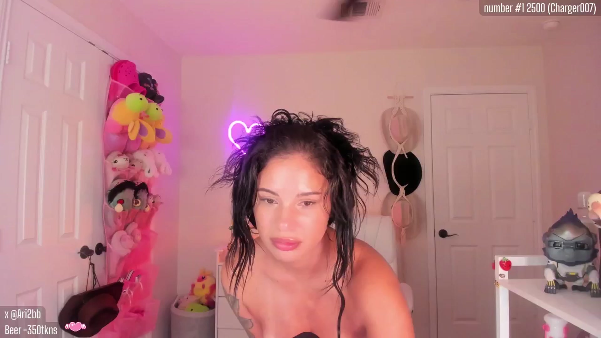 Gallery image thumbnail from Ari2b's myfreecams stream on, 08/13/2025, 06:35 image 18 of 20