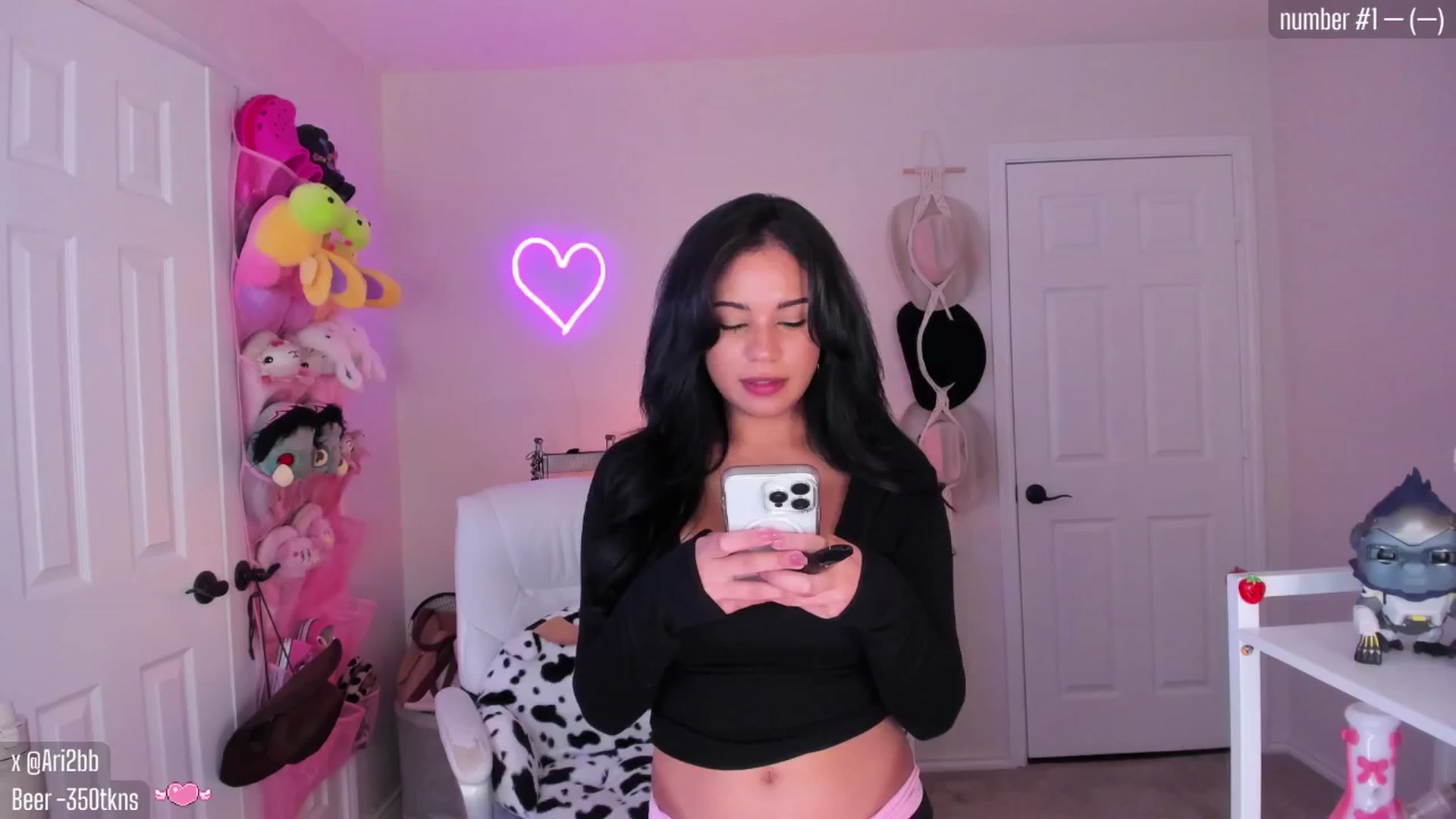Gallery image thumbnail from Ari2b's myfreecams stream on, 08/20/2025, 03:20 image 2 of 20