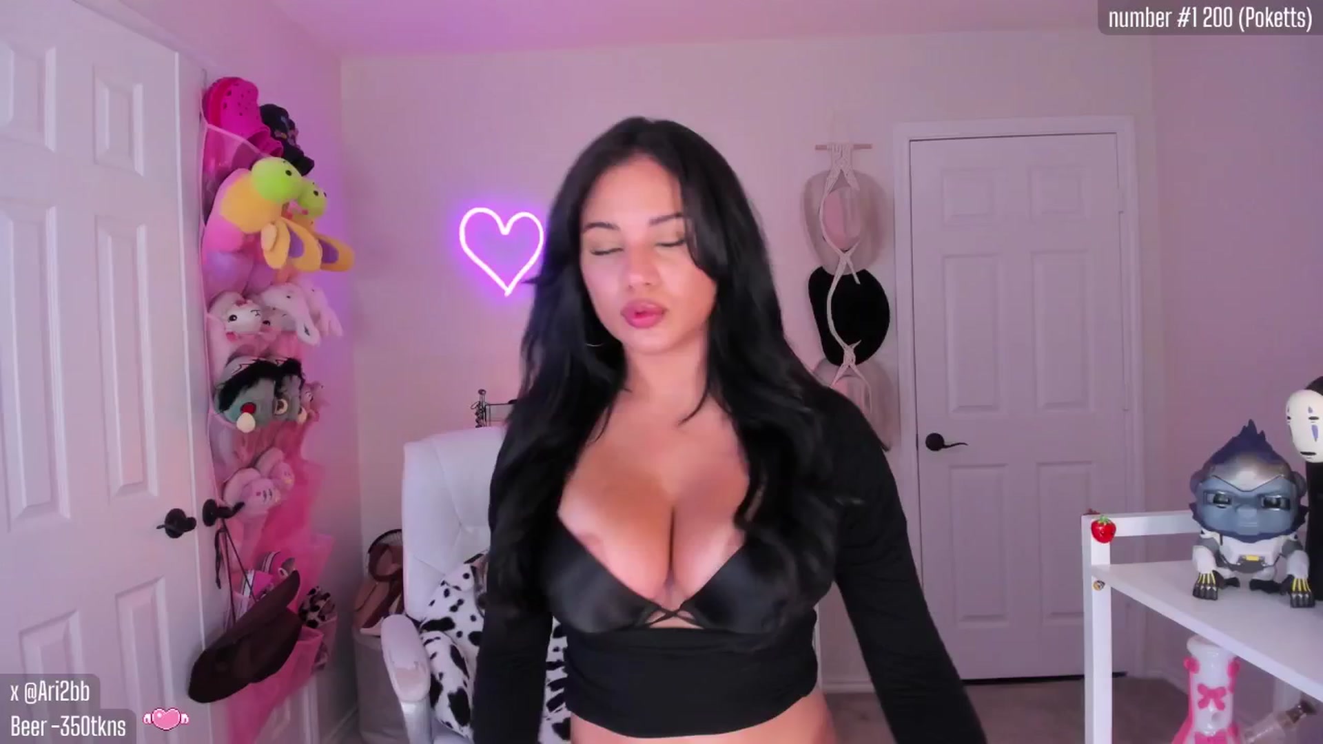 Gallery image thumbnail from Ari2b's myfreecams stream on, 08/20/2025, 03:20 image 13 of 20