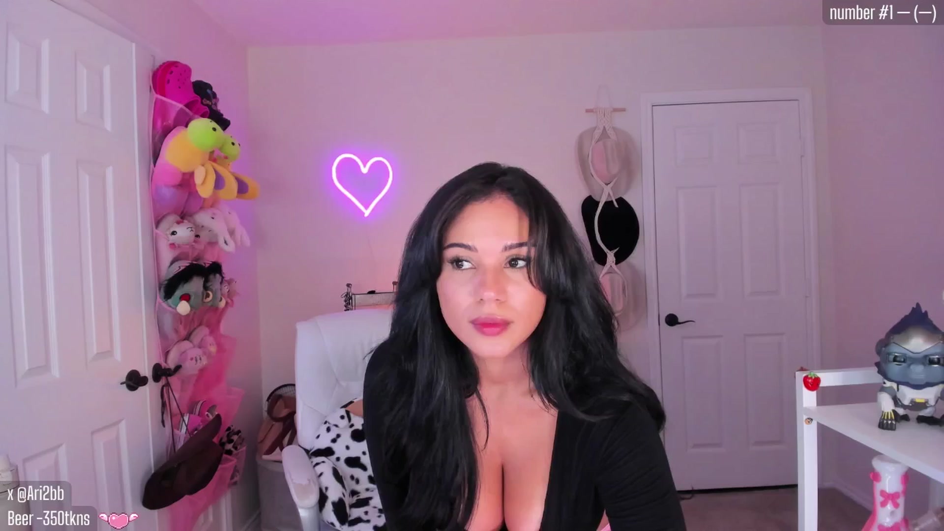 Gallery image thumbnail from Ari2b's myfreecams stream on, 08/20/2025, 03:20 image 4 of 20