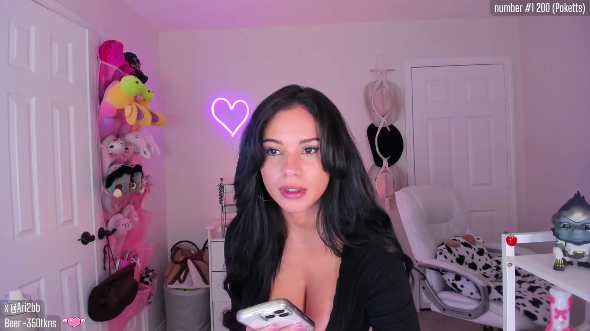 Gallery image thumbnail from Ari2b's myfreecams stream on, 08/20/2025, 05:11 image 9 of 20