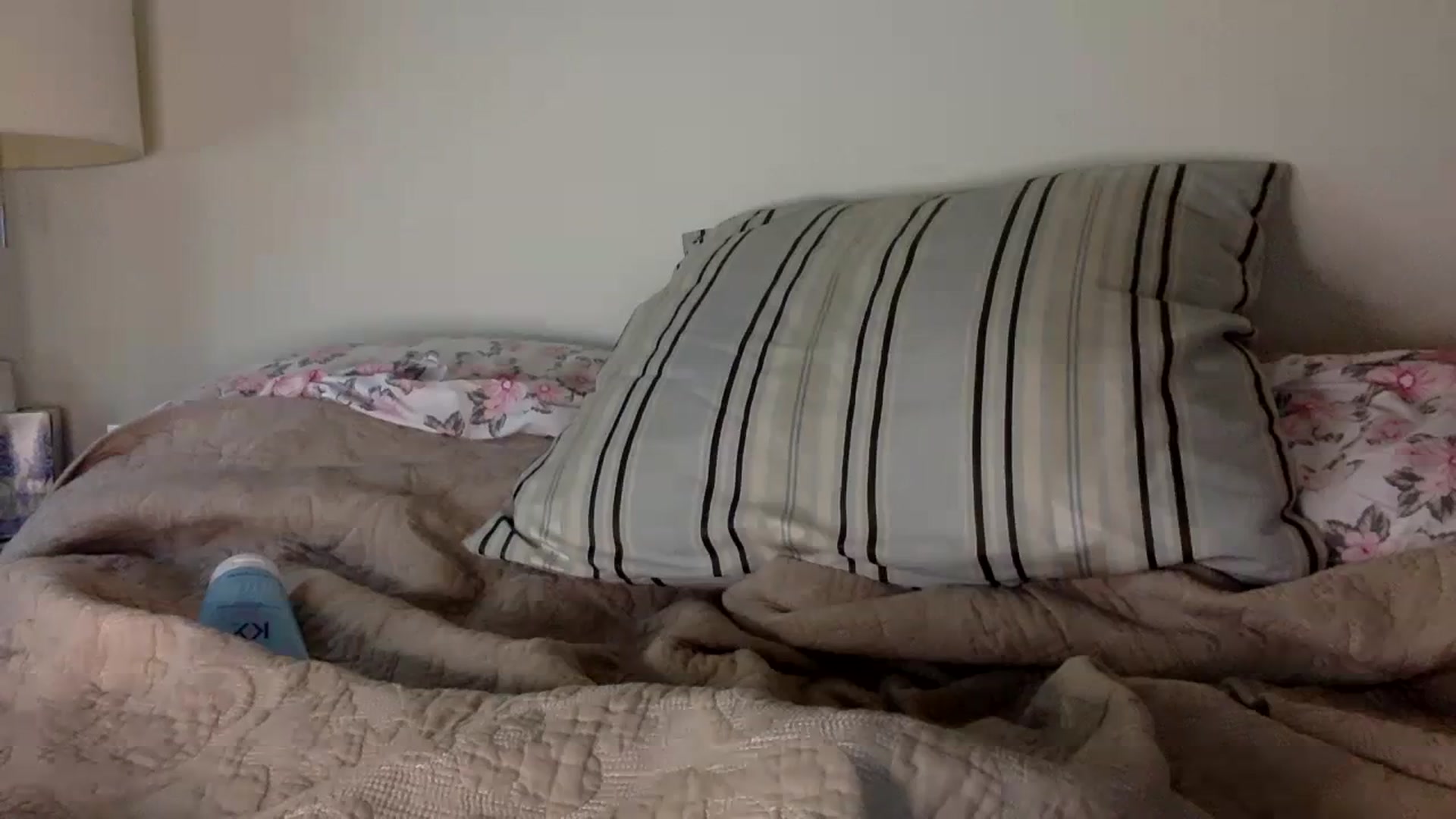 Gallery image thumbnail from Ari_starry's myfreecams stream on, 08/03/2023, 19:26 image 18 of 20