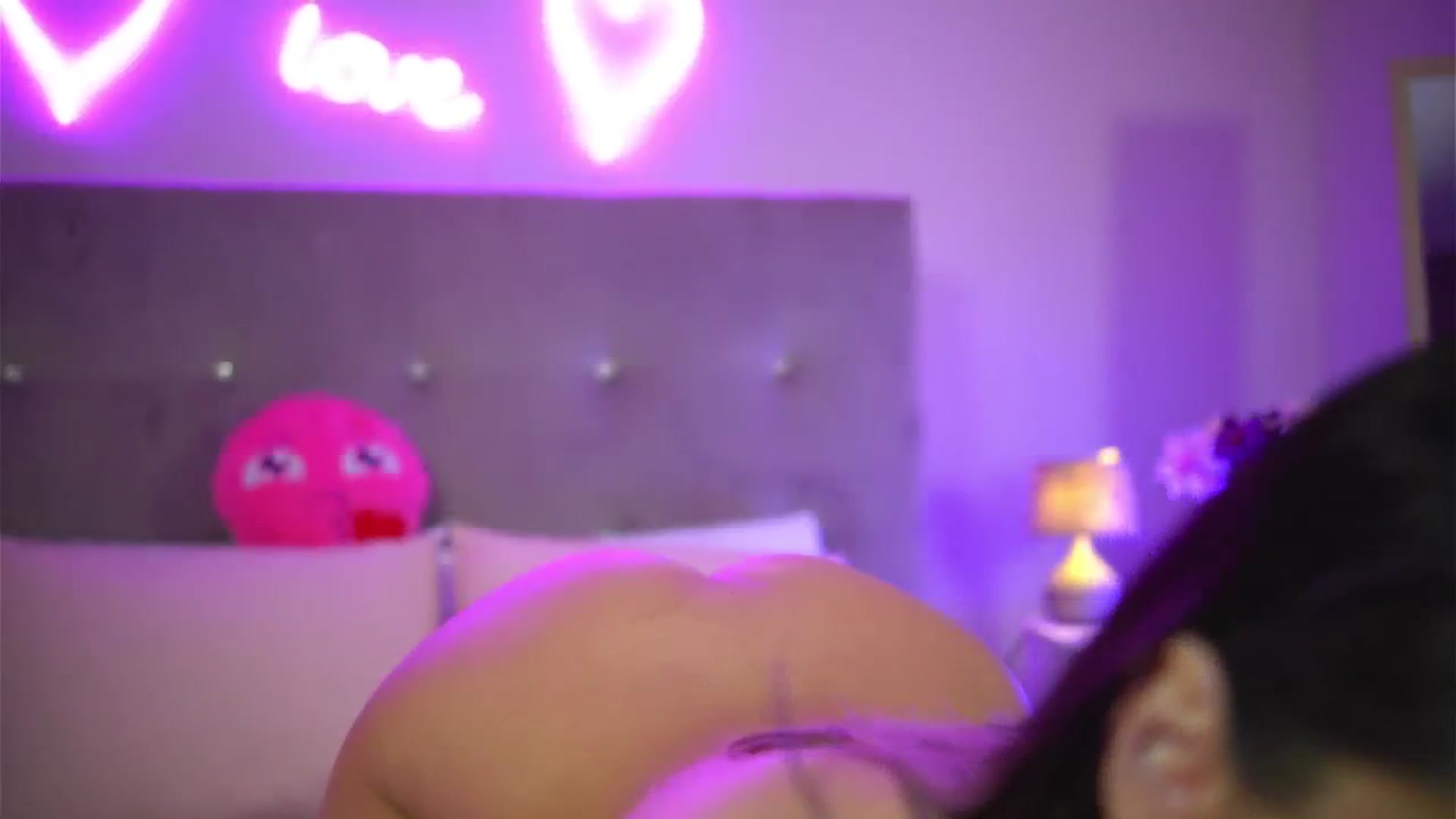 Gallery image thumbnail from AriaCullen's myfreecams stream on, 04/25/2024, 15:35 image 13 of 20
