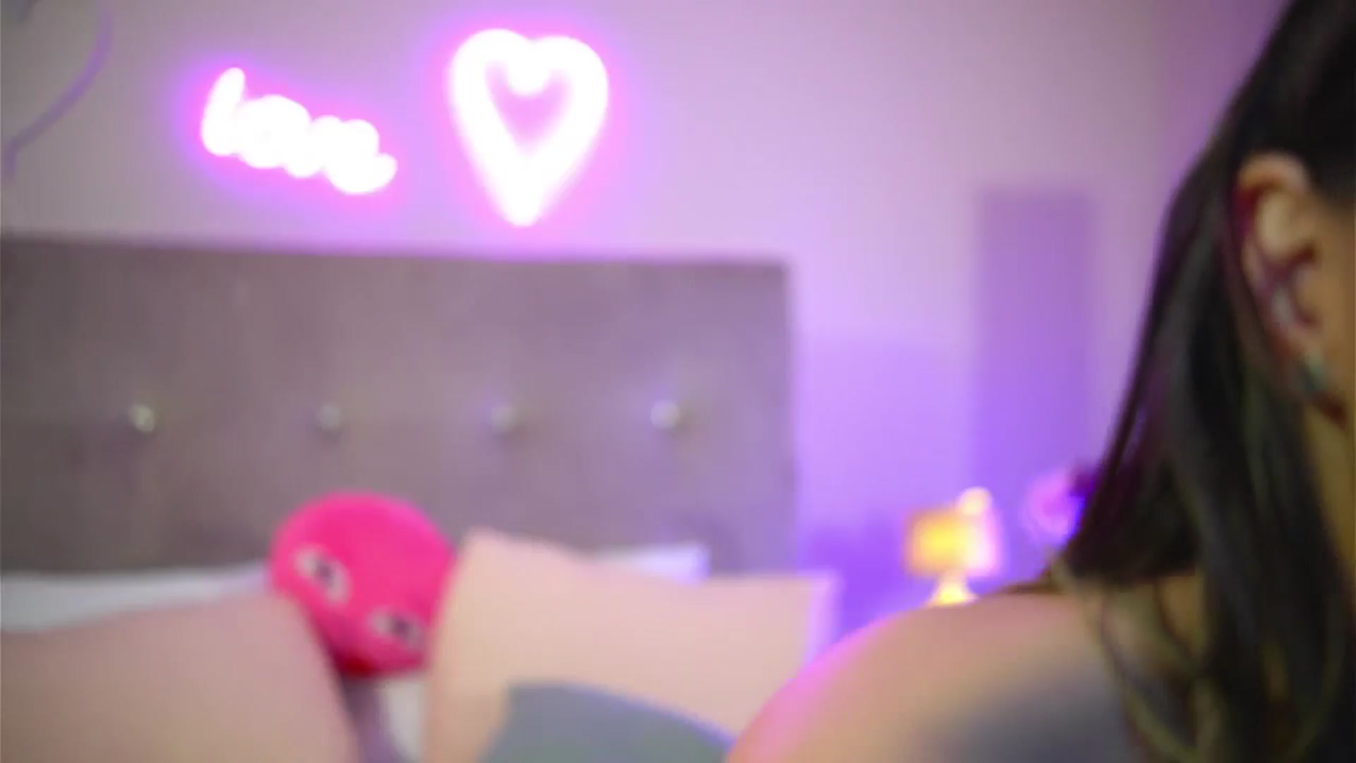 Gallery image thumbnail from AriaCullen's myfreecams stream on, 05/12/2024, 17:10 image 7 of 20