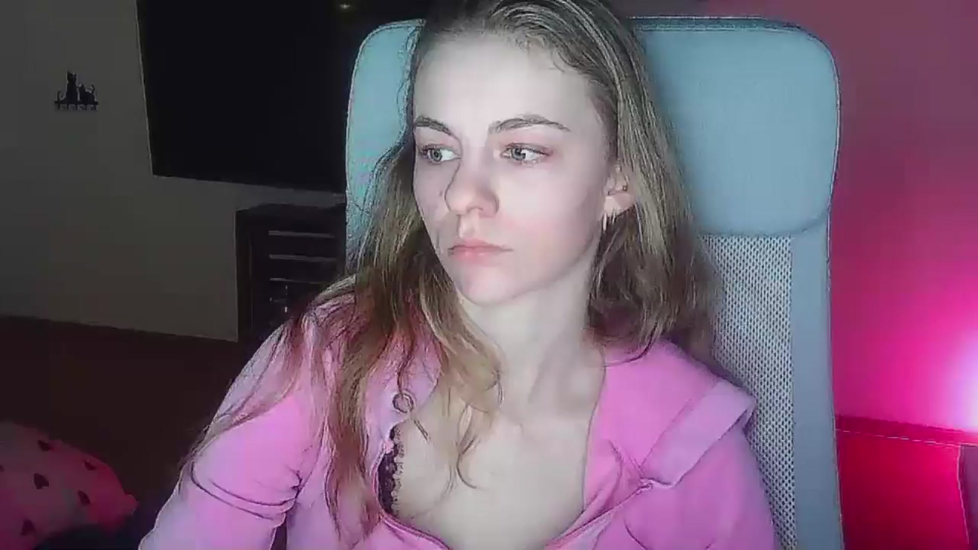 Gallery image thumbnail from AriaFantasy's myfreecams stream on, 11/15/2025, 17:33 image 19 of 20