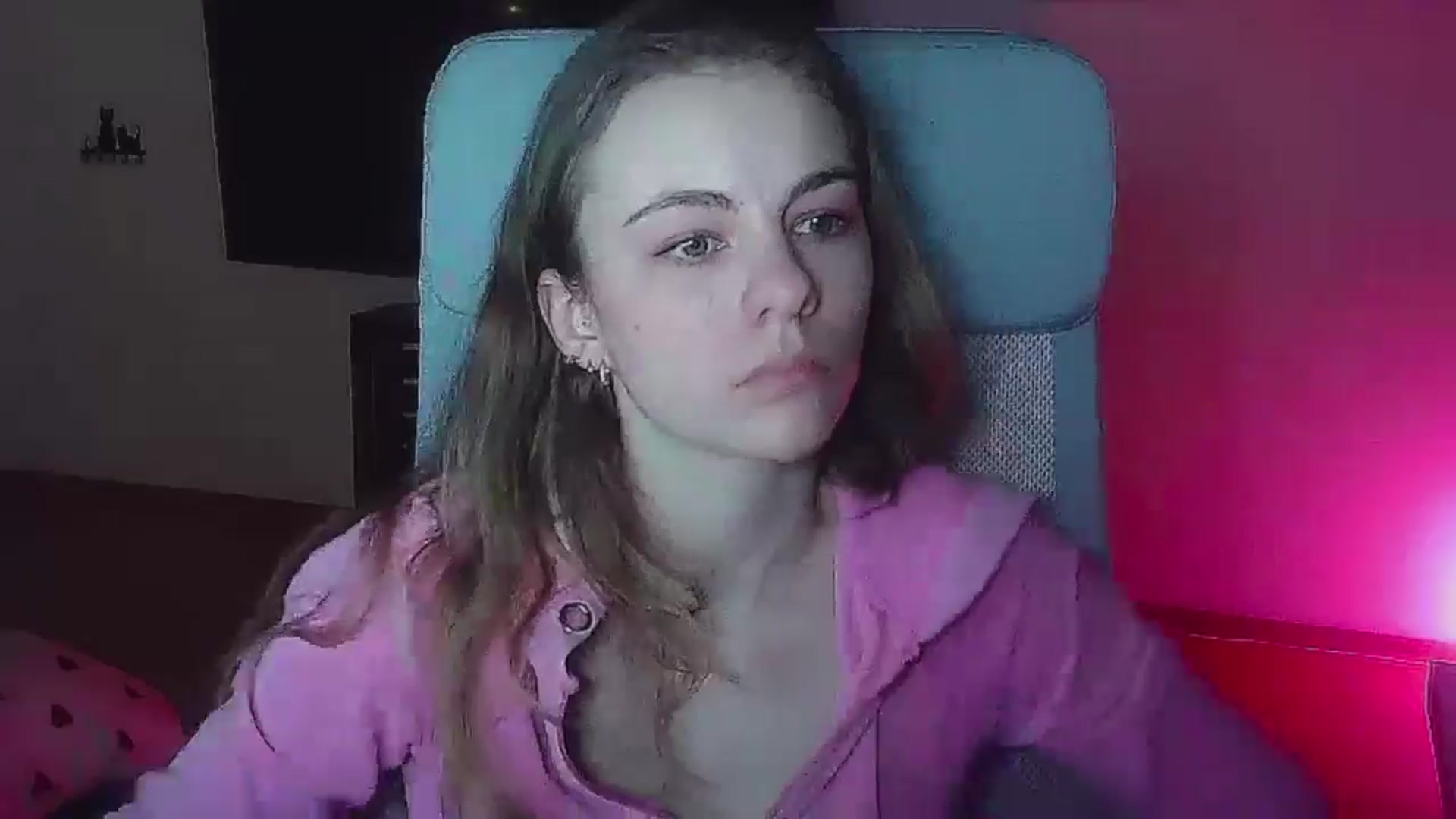 Gallery image thumbnail from AriaFantasy's myfreecams stream on, 11/15/2025, 17:33 image 16 of 20