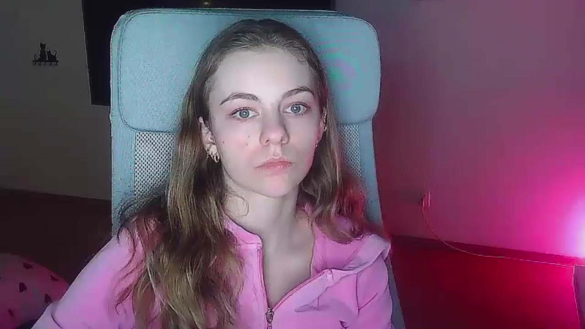 Gallery image thumbnail from AriaFantasy's myfreecams stream on, 11/15/2025, 19:12 image 6 of 20