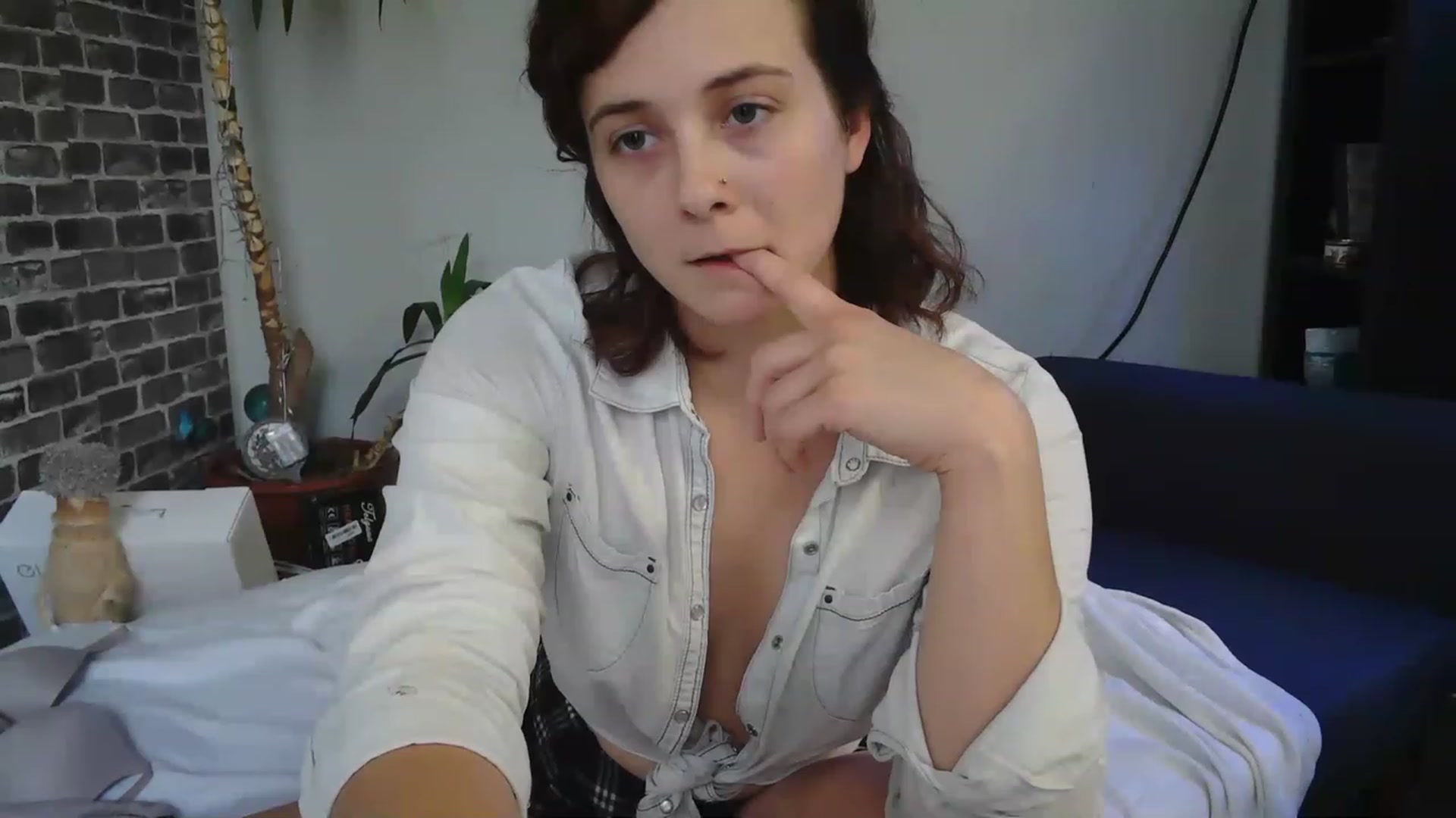 Gallery image thumbnail from AriaFields's myfreecams stream on, 12/05/2022, 22:10 image 6 of 20