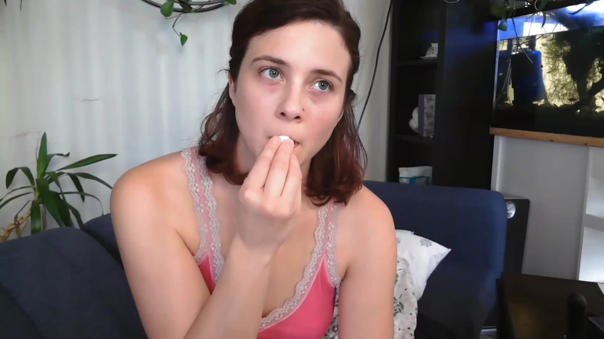 Gallery image thumbnail from AriaFields's myfreecams stream on, 12/12/2022, 22:45 image 1 of 20
