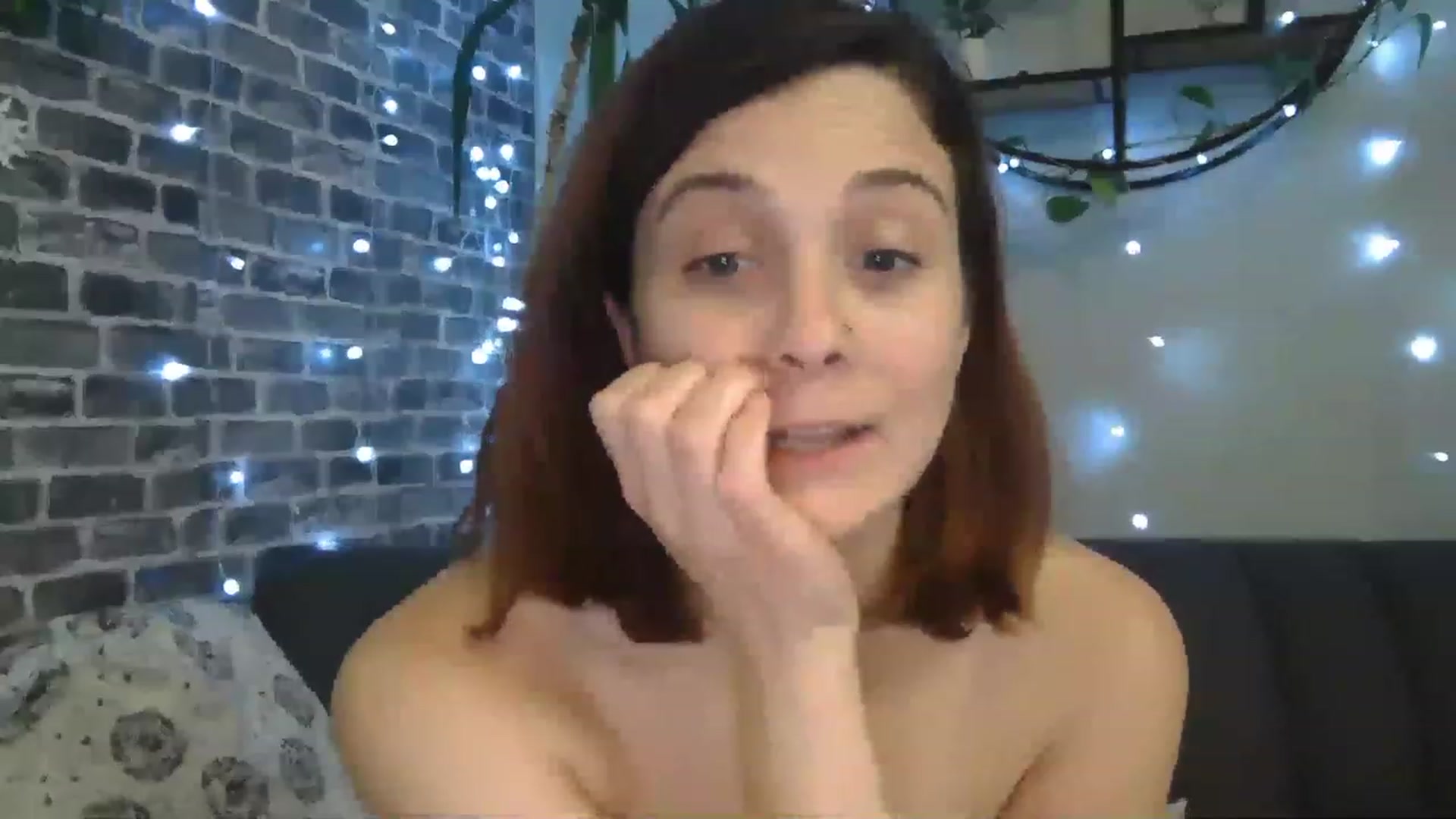 Gallery image thumbnail from AriaFields's myfreecams stream on, 12/20/2022, 22:40 image 12 of 20