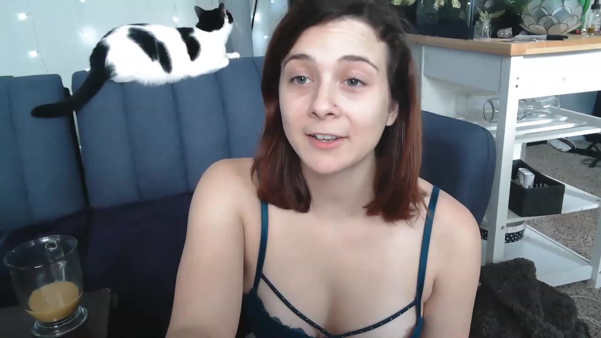 Gallery image thumbnail from AriaFields's myfreecams stream on, 01/30/2023, 17:21 image 10 of 20