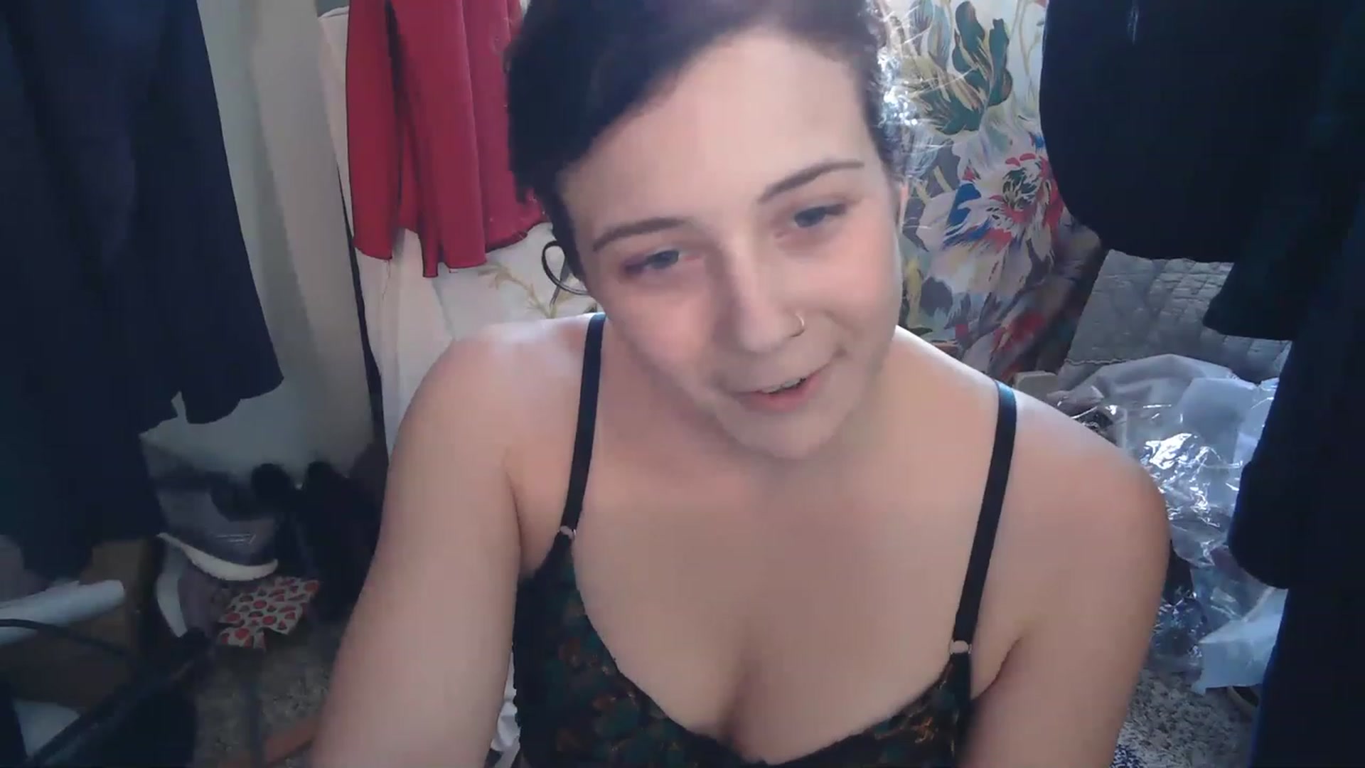 Gallery image thumbnail from AriaFields's myfreecams stream on, 02/13/2023, 21:14 image 14 of 20