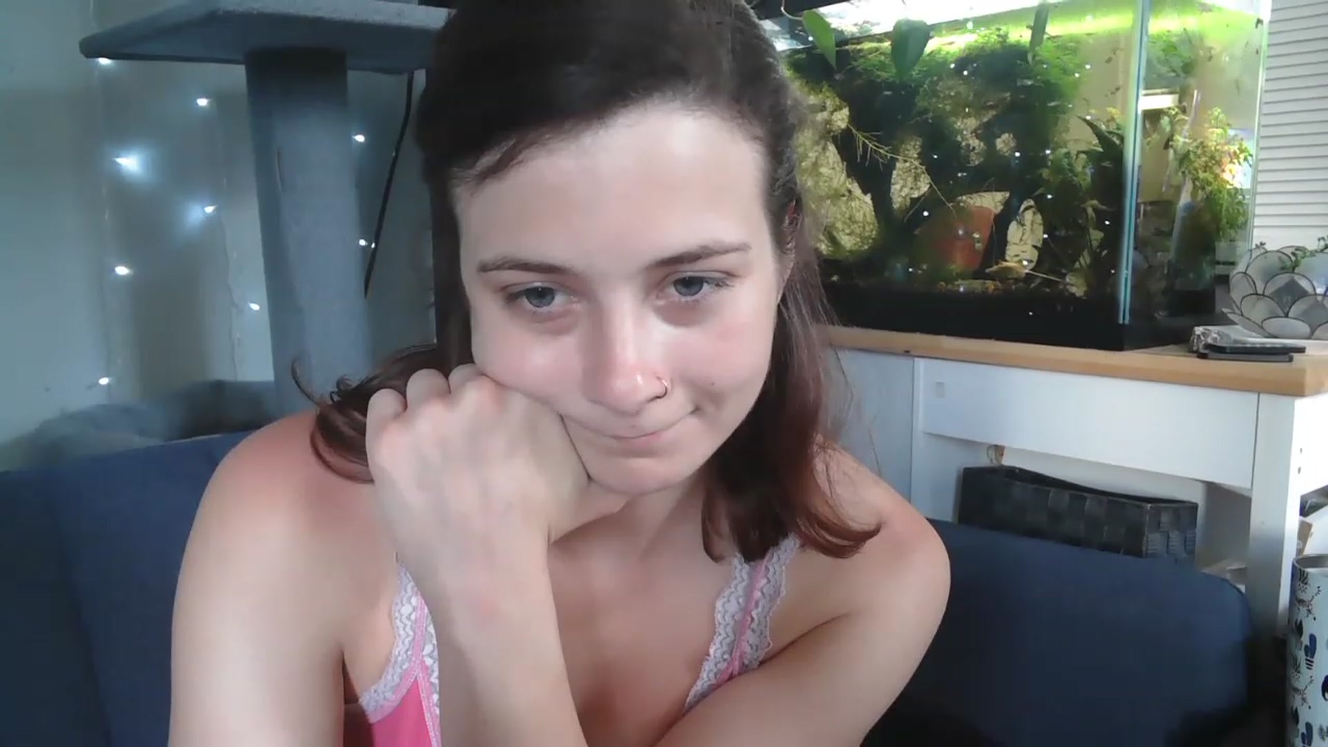 Gallery image thumbnail from AriaFields's myfreecams stream on, 03/21/2023, 21:27 image 13 of 20