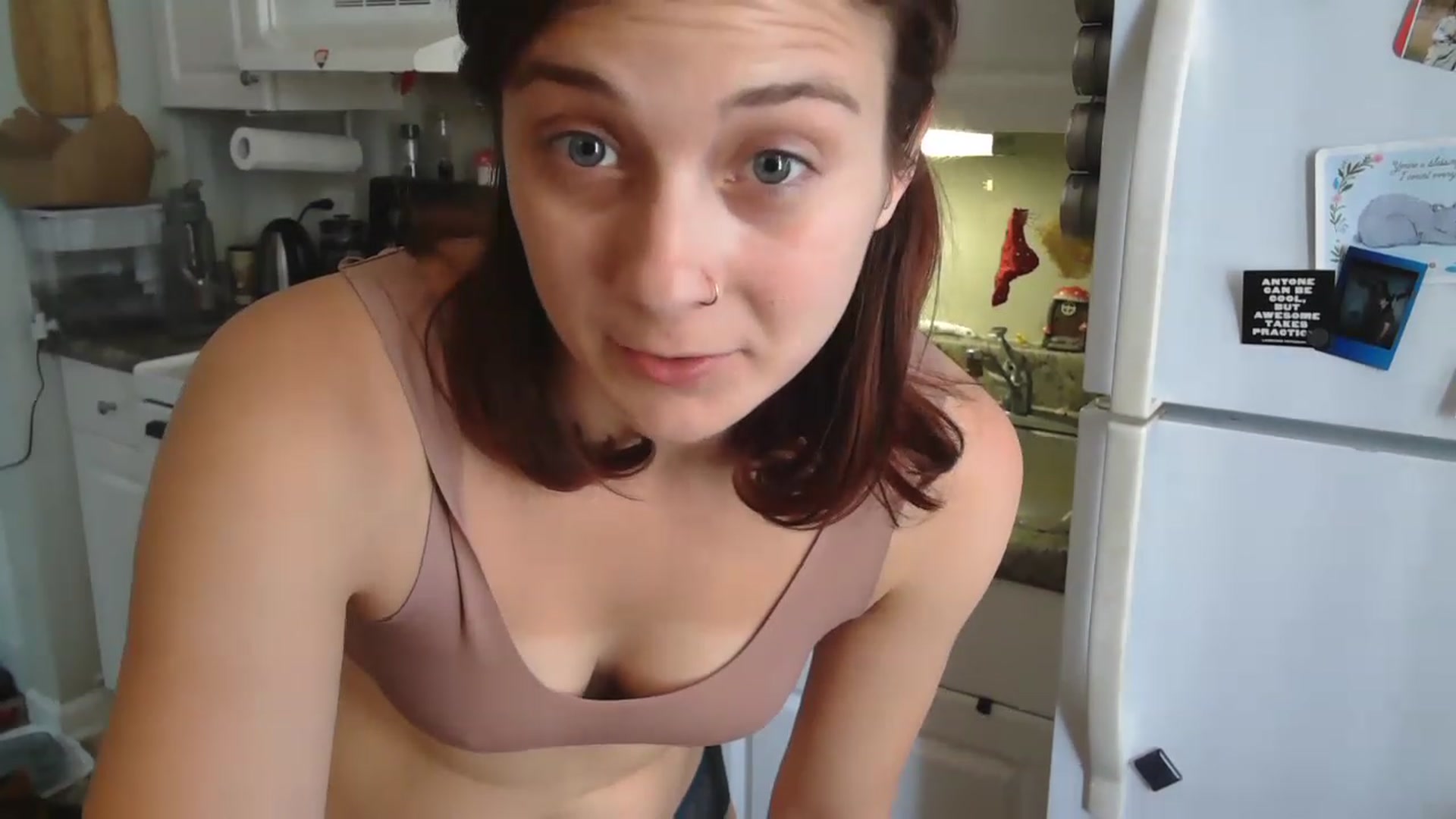 Gallery image thumbnail from AriaFields's myfreecams stream on, 03/31/2023, 19:55 image 15 of 20