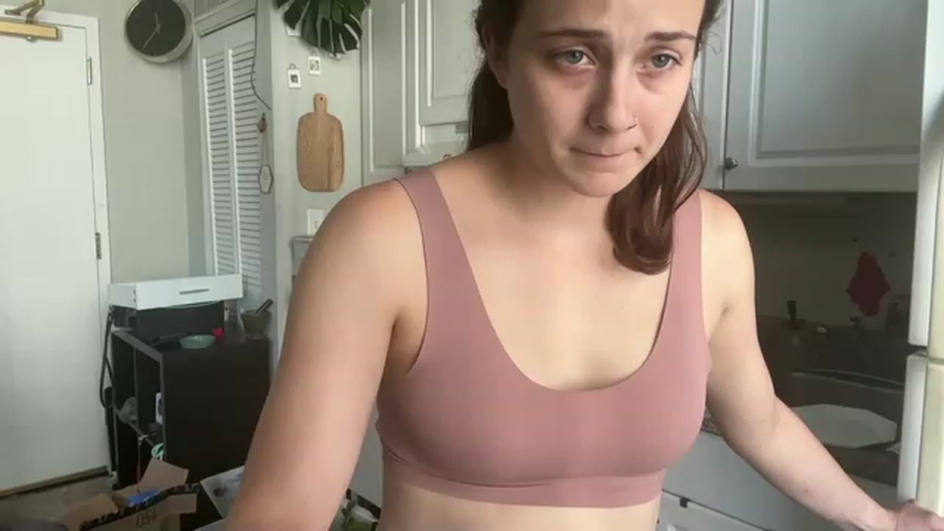 Gallery image thumbnail from AriaFields's myfreecams stream on, 08/17/2023, 15:42 image 14 of 20