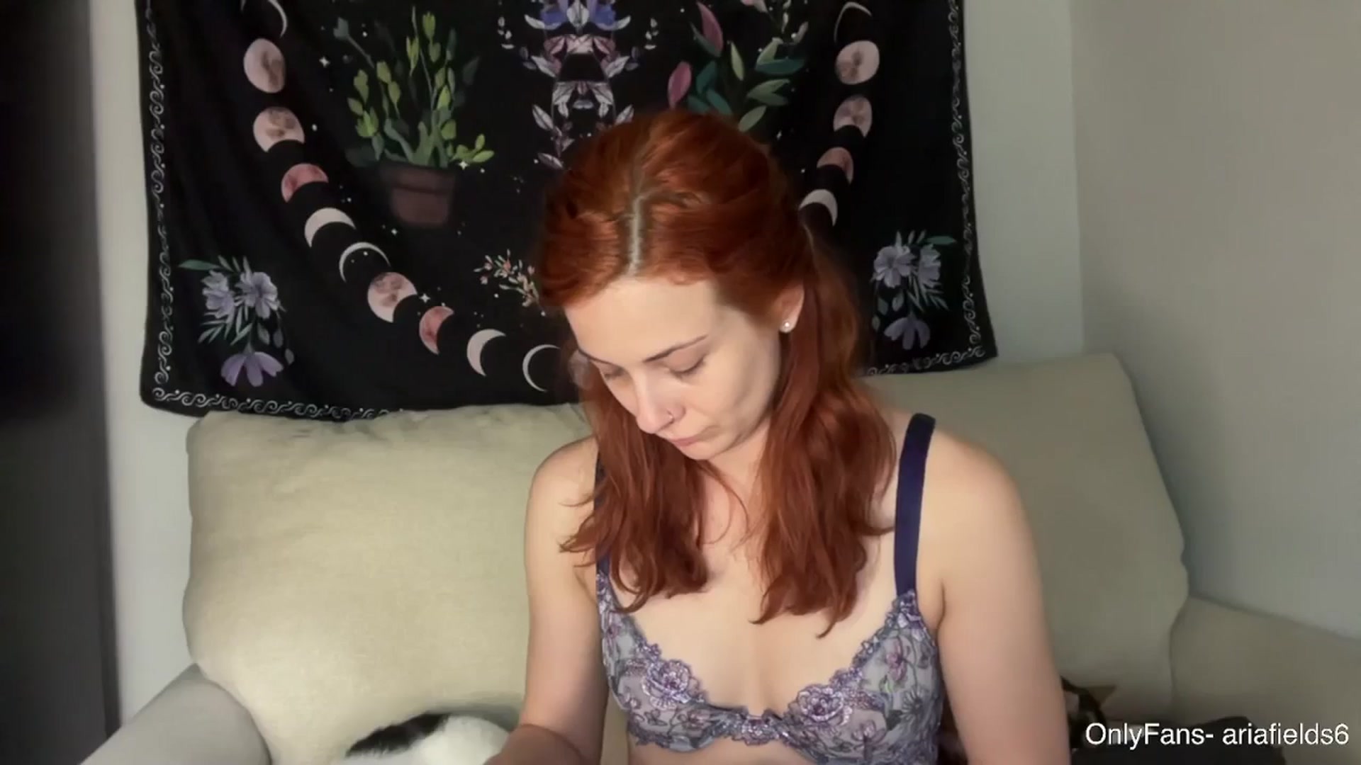 Gallery image thumbnail from AriaFields's myfreecams stream on, 05/14/2024, 17:37 image 2 of 20