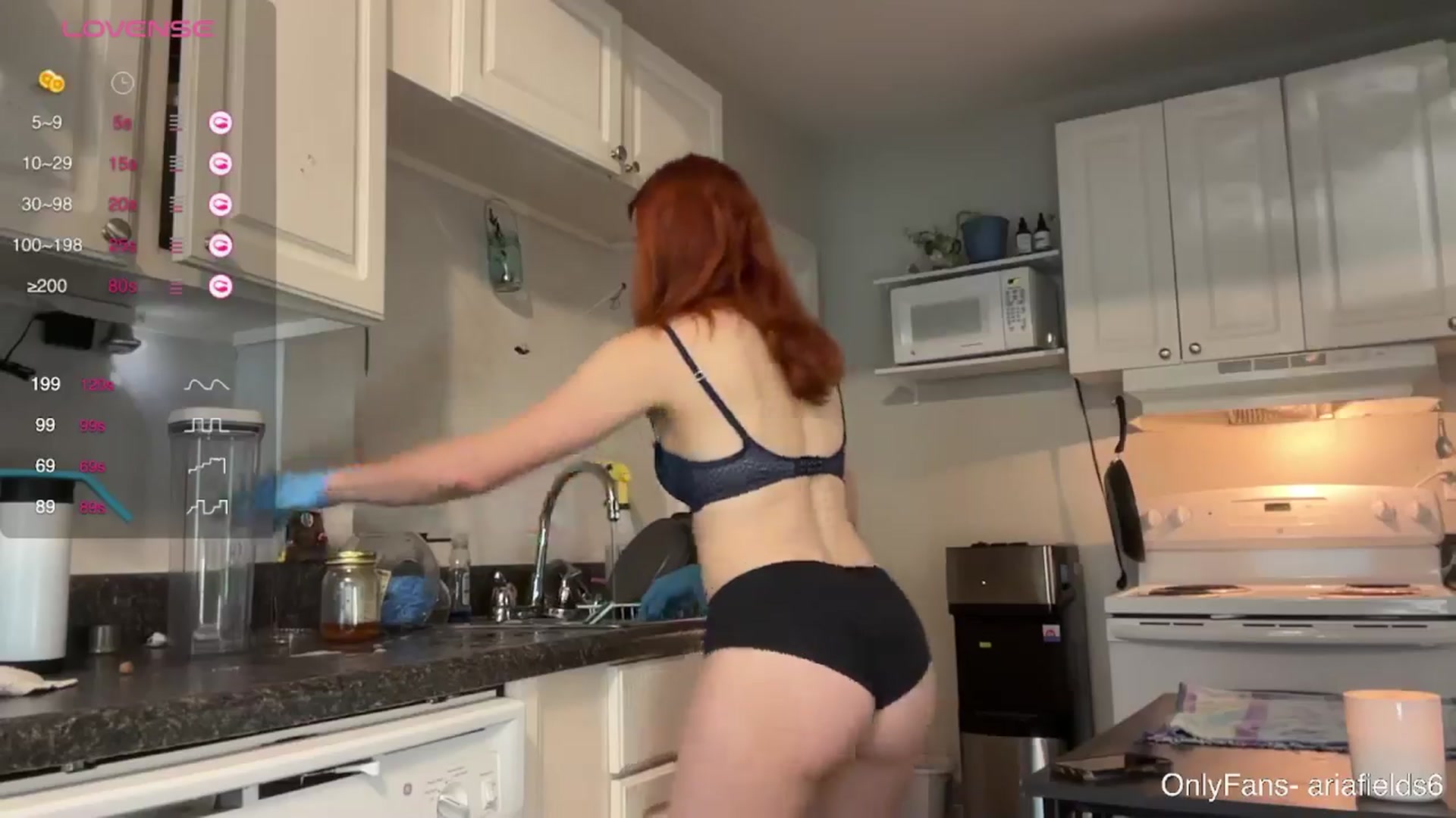 Gallery image thumbnail from AriaFields's myfreecams stream on, 06/06/2024, 18:44 image 12 of 20