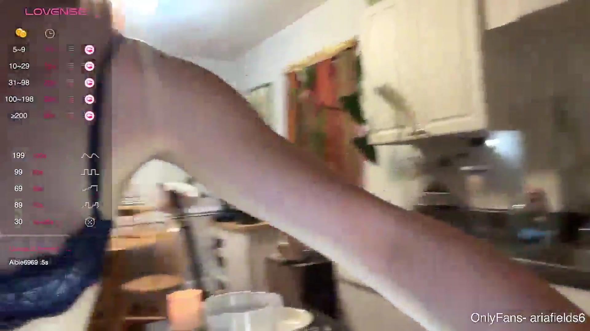 Gallery image thumbnail from AriaFields's myfreecams stream on, 06/14/2024, 02:34 image 13 of 20