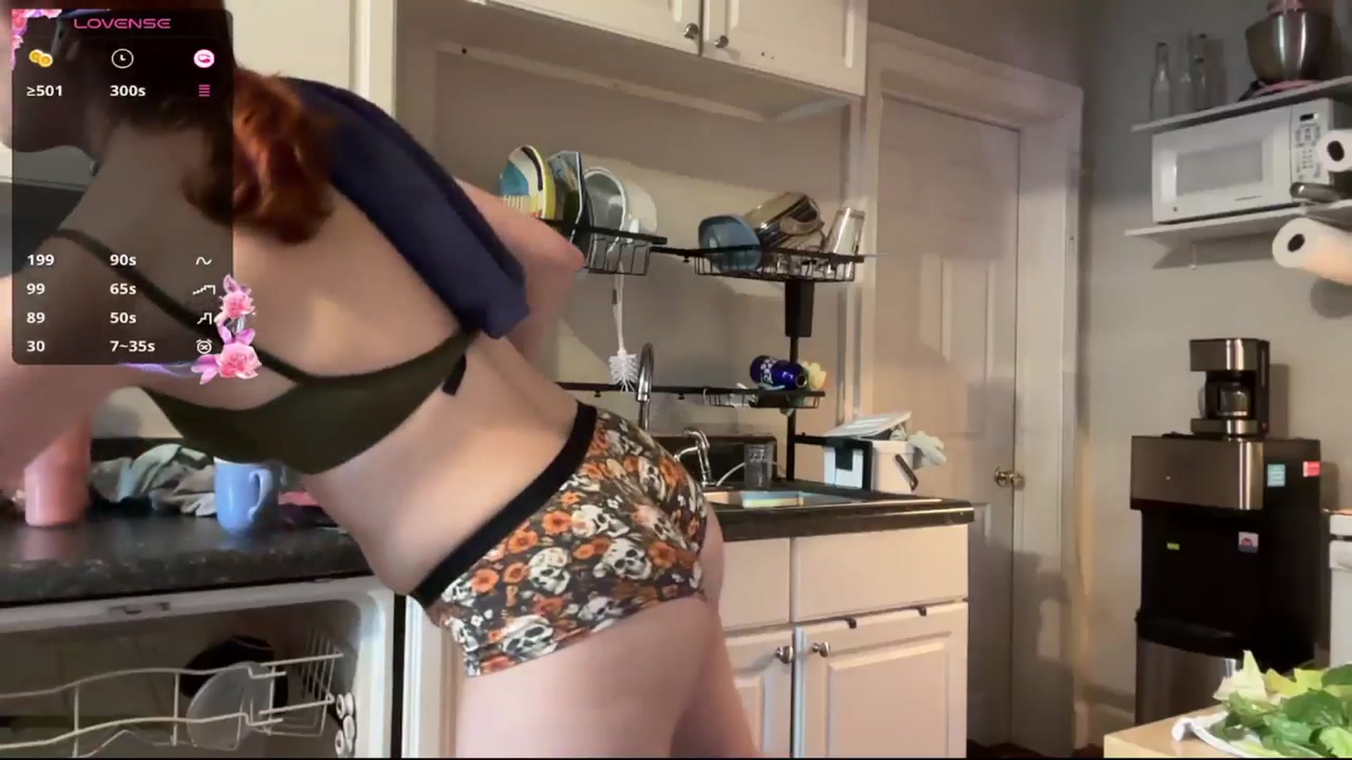 Gallery image thumbnail from AriaFields's myfreecams stream on, 04/08/2026, 22:32 image 11 of 20
