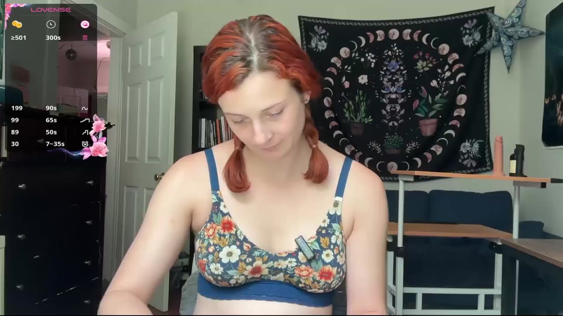 Gallery image thumbnail from AriaFields's myfreecams stream on, 04/21/2026, 18:28 image 2 of 20