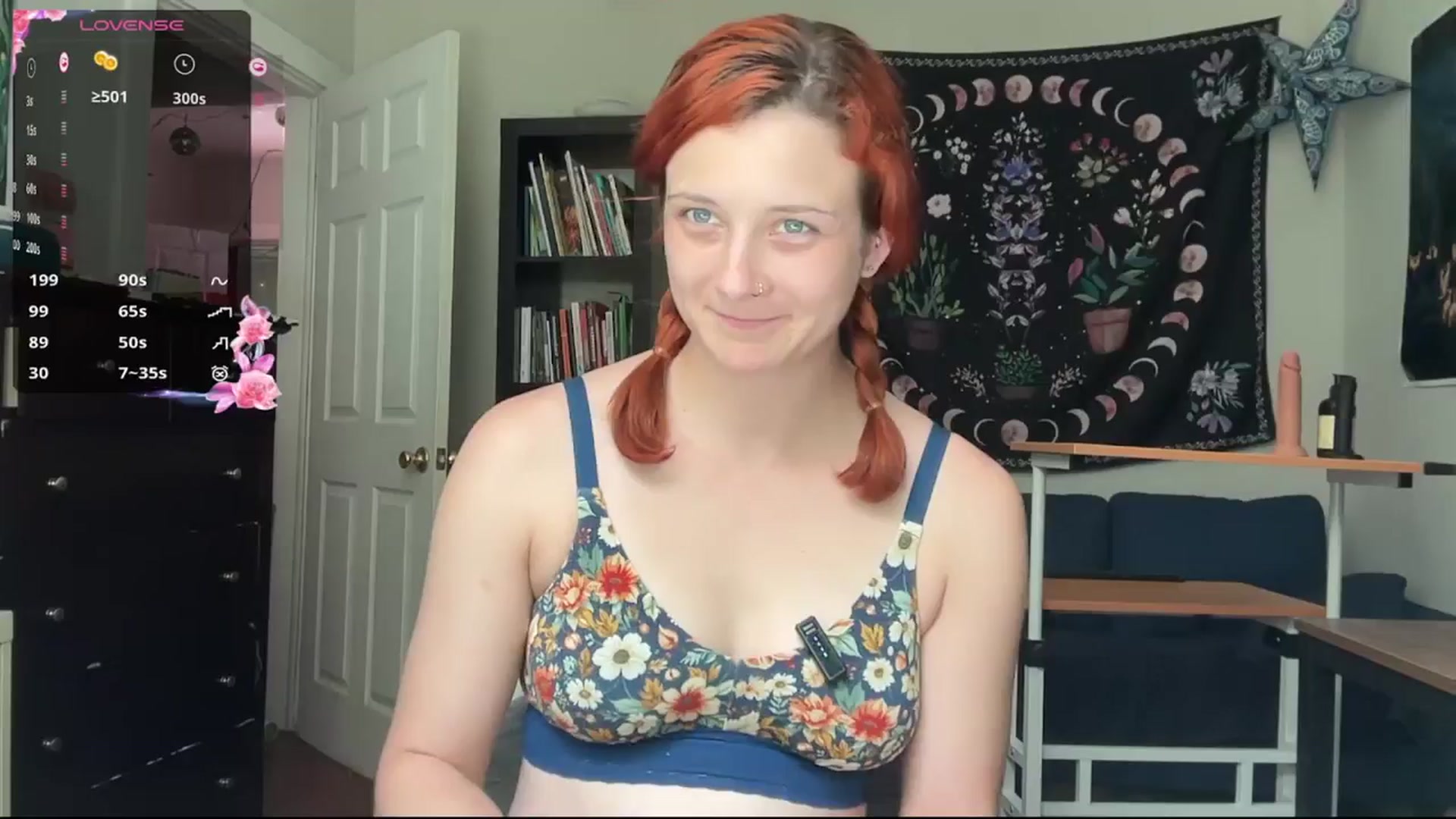 Gallery image thumbnail from AriaFields's myfreecams stream on, 04/21/2026, 18:28 image 1 of 20
