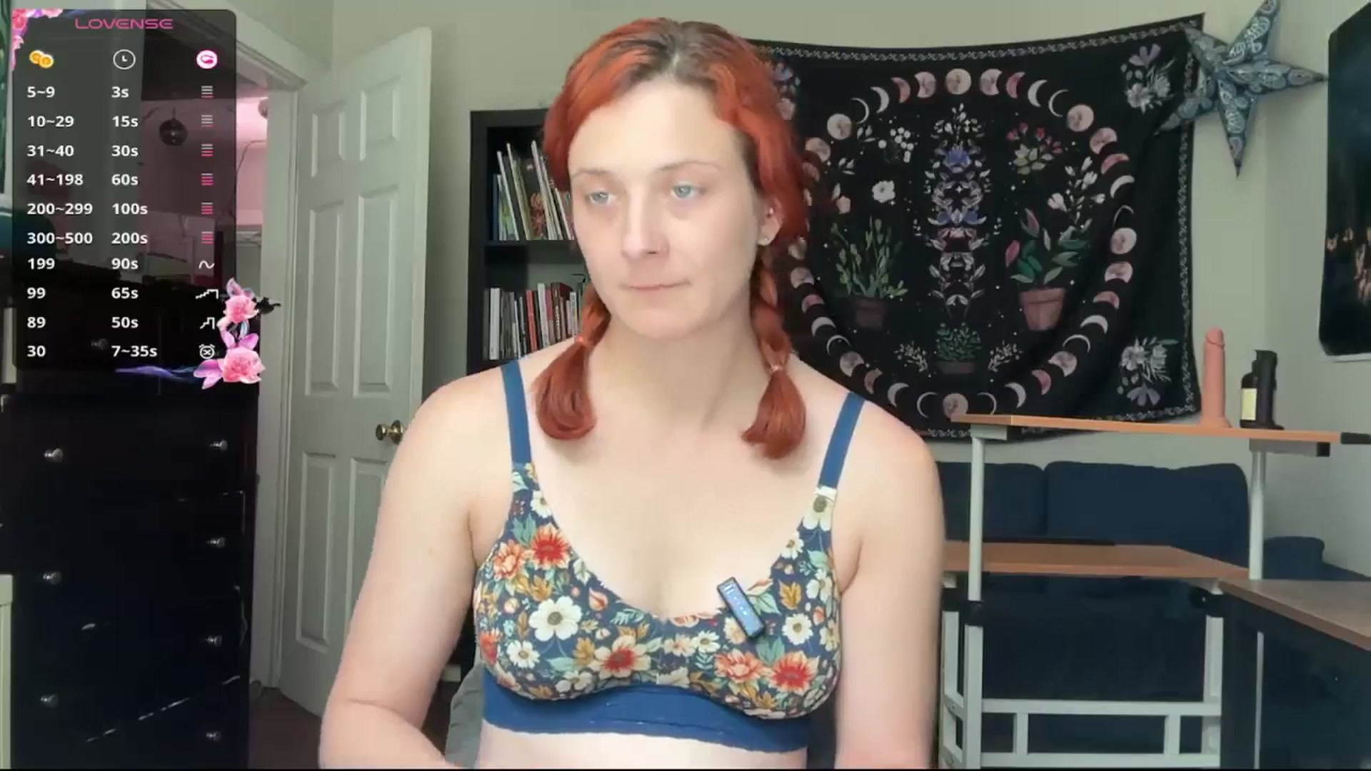 Gallery image thumbnail from AriaFields's myfreecams stream on, 04/21/2026, 18:28 image 10 of 20
