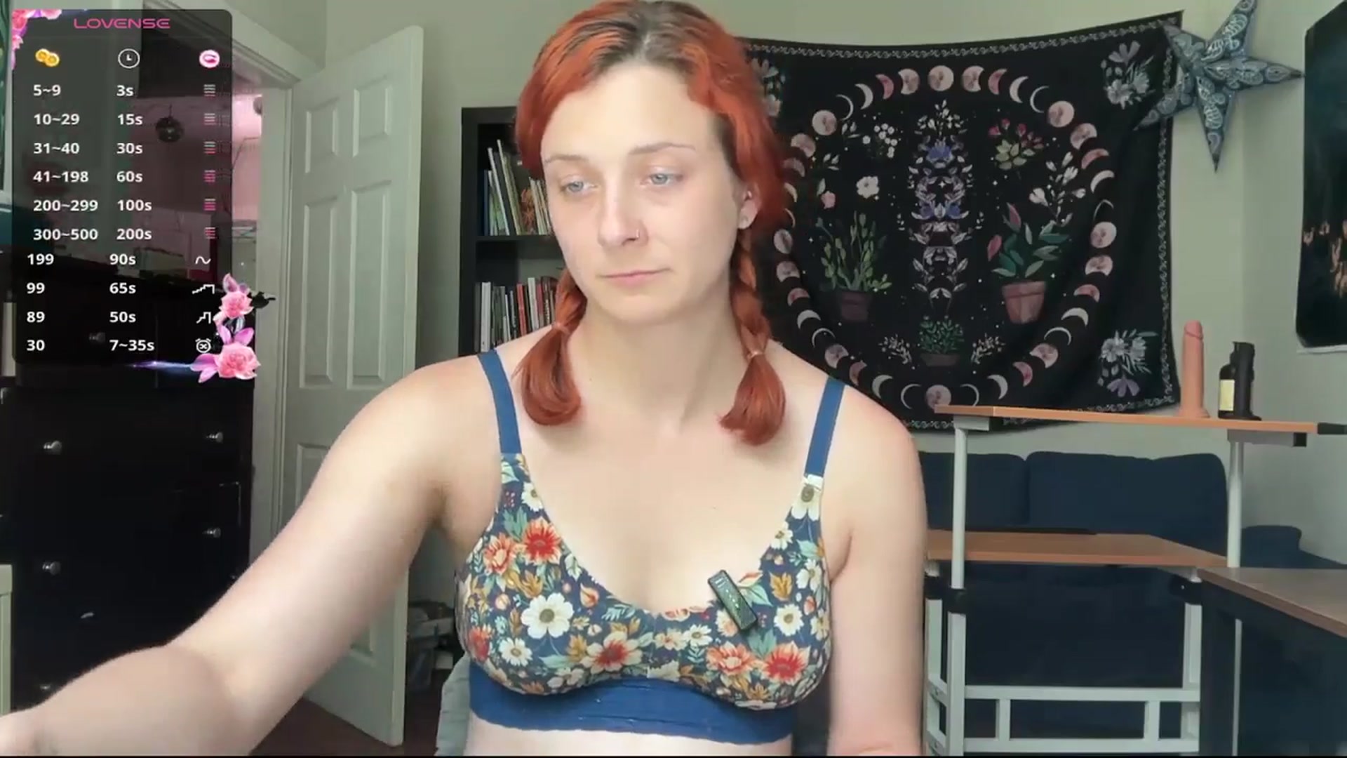 Gallery image thumbnail from AriaFields's myfreecams stream on, 04/21/2026, 18:28 image 17 of 20
