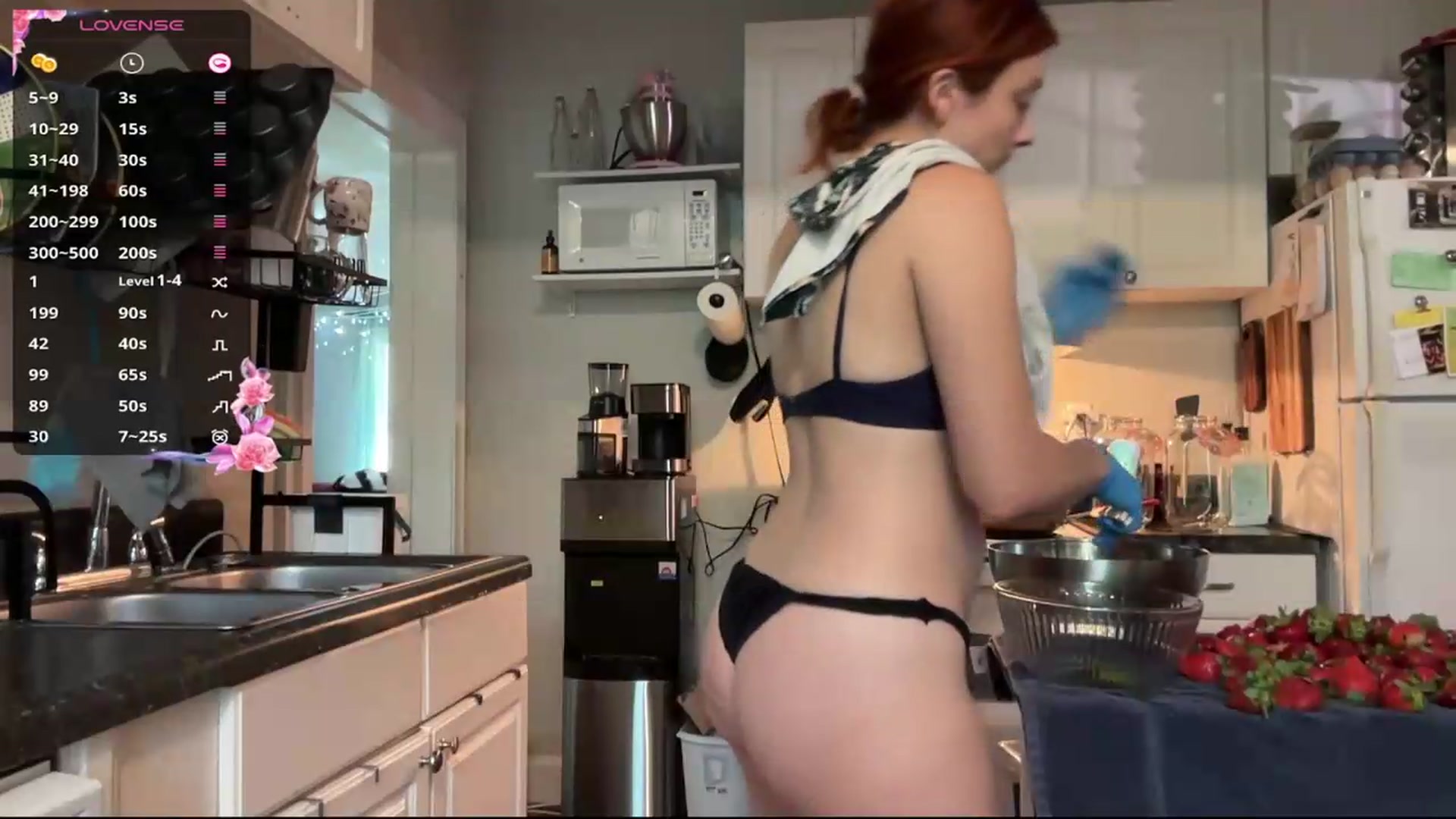 Gallery image thumbnail from AriaFields's myfreecams stream on, 05/19/2026, 20:34 image 11 of 20