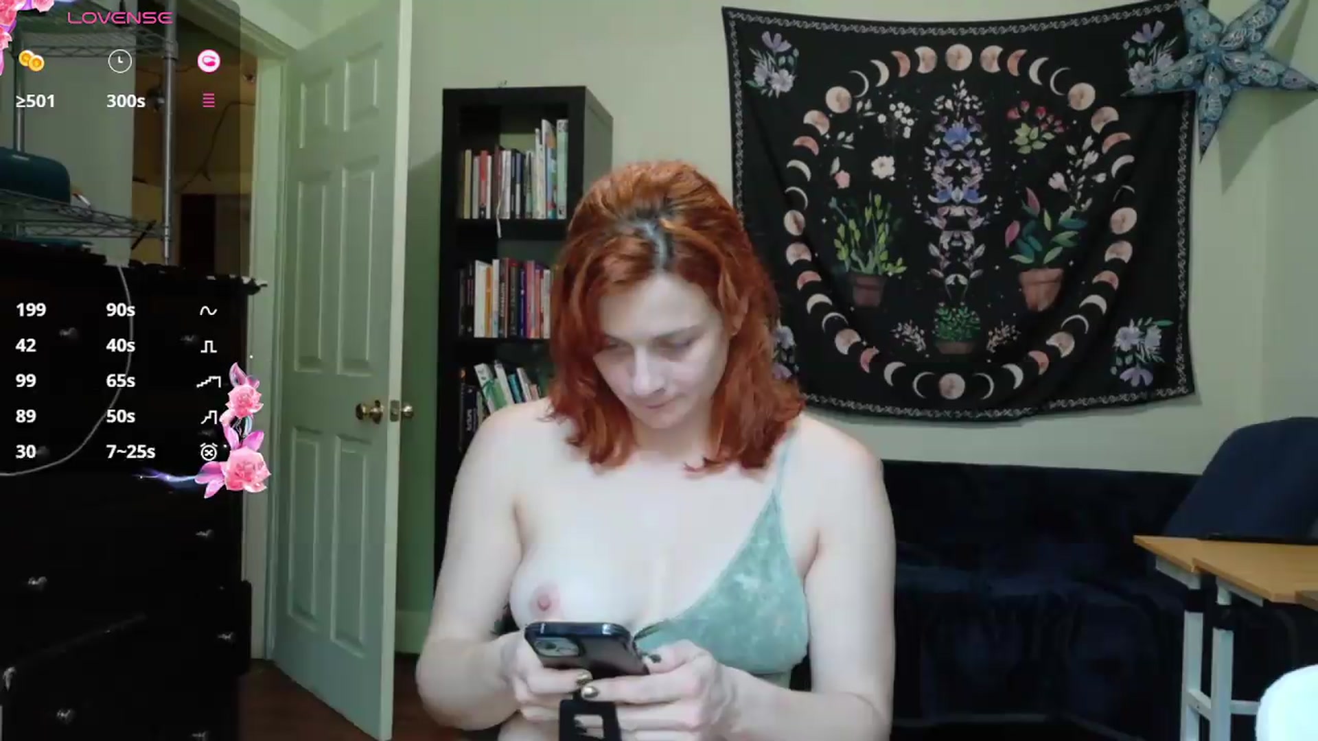 Gallery image thumbnail from AriaFields's myfreecams stream on, 08/10/2026, 22:07 image 17 of 20