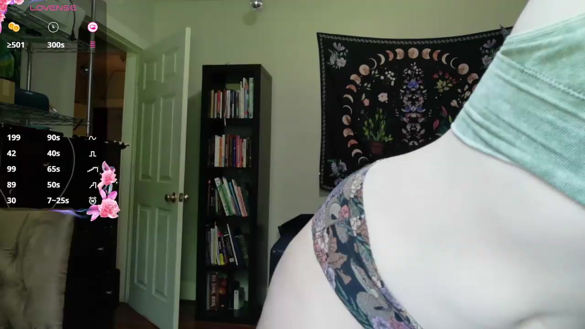 Gallery image thumbnail from AriaFields's myfreecams stream on, 08/10/2026, 22:07 image 10 of 20