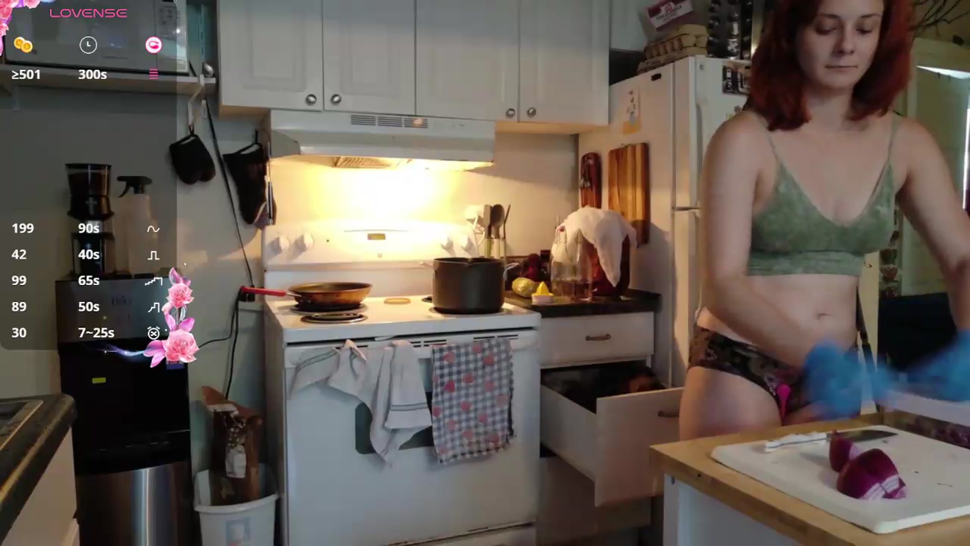 Gallery image thumbnail from AriaFields's myfreecams stream on, 08/11/2026, 19:21 image 6 of 20