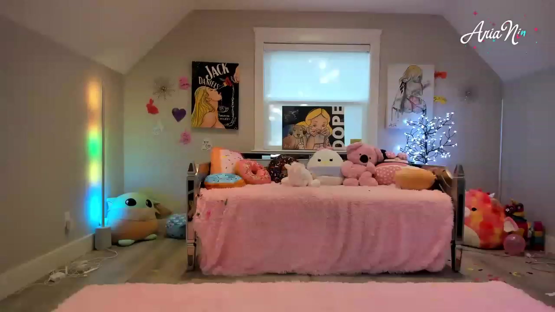 Gallery image thumbnail from AriaNina's myfreecams stream on, 02/15/2023, 01:14 image 6 of 20