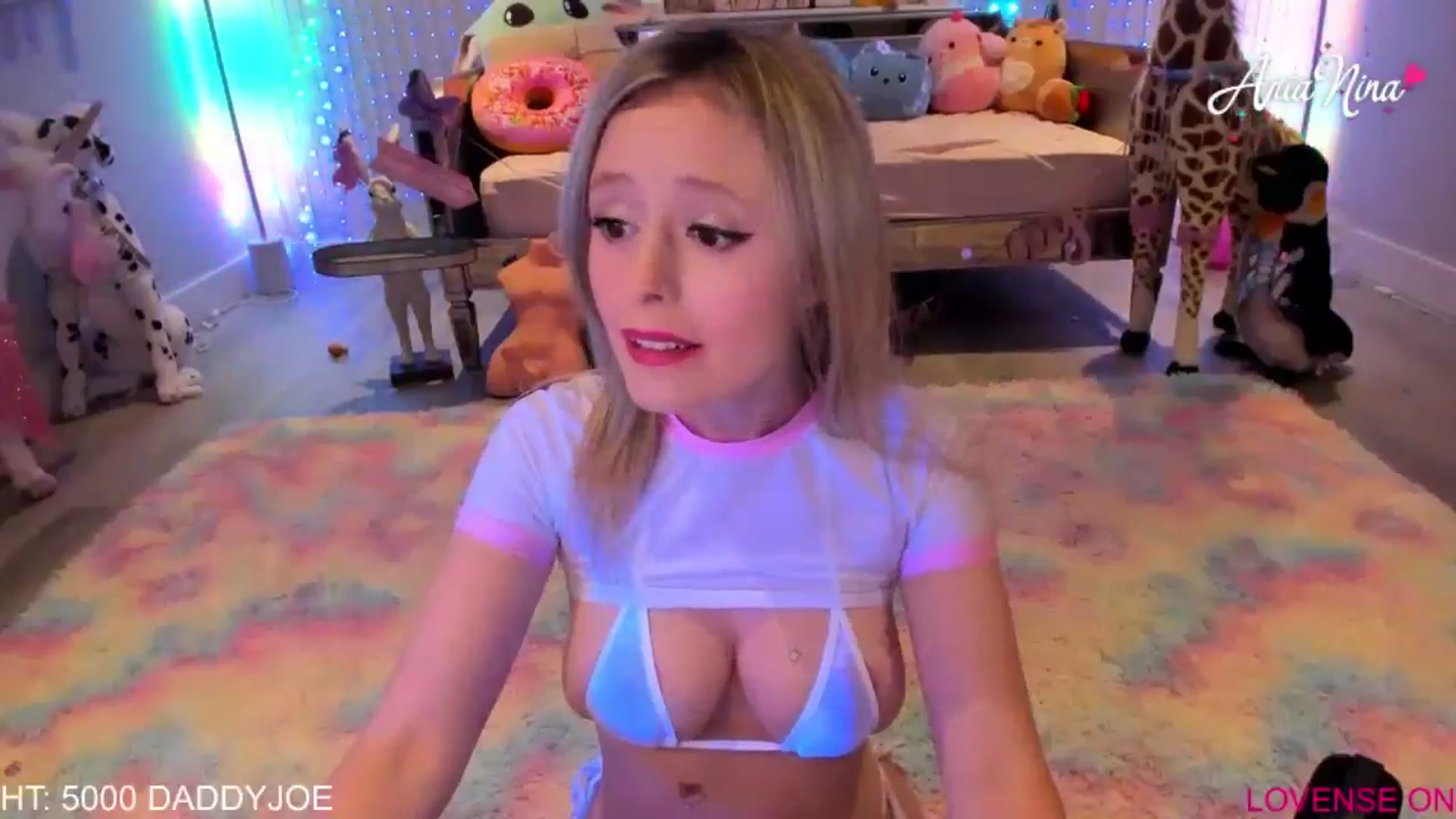 Gallery image thumbnail from AriaNina's myfreecams stream on, 10/21/2024, 01:08 image 5 of 20
