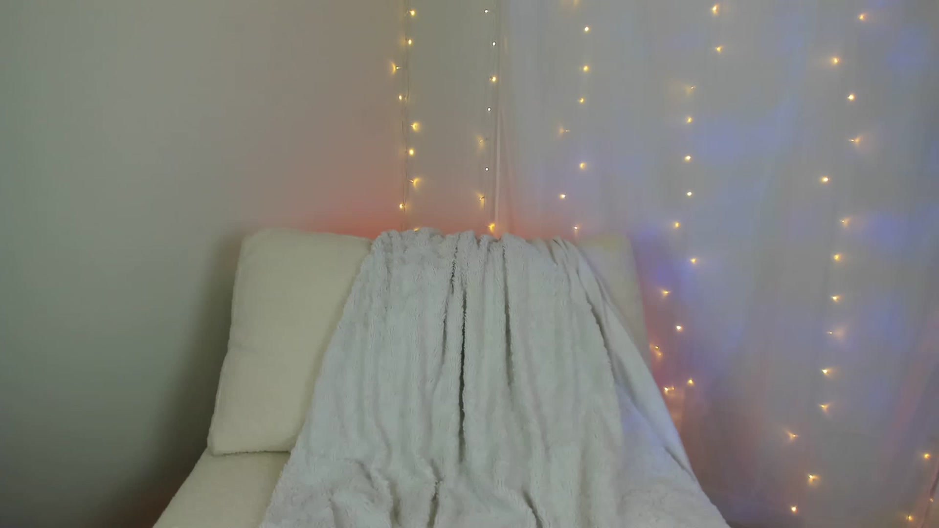 Gallery image thumbnail from AriaO's myfreecams stream on, 01/22/2023, 04:25 image 8 of 20