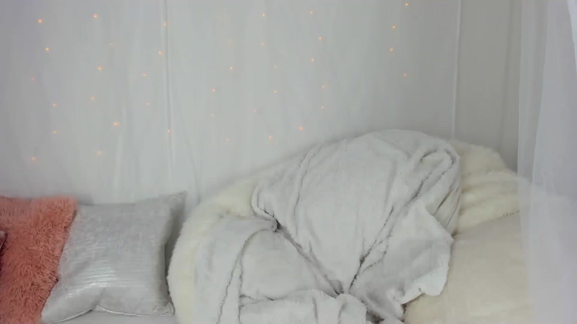 Gallery image thumbnail from AriaO's myfreecams stream on, 02/21/2023, 02:06 image 6 of 20
