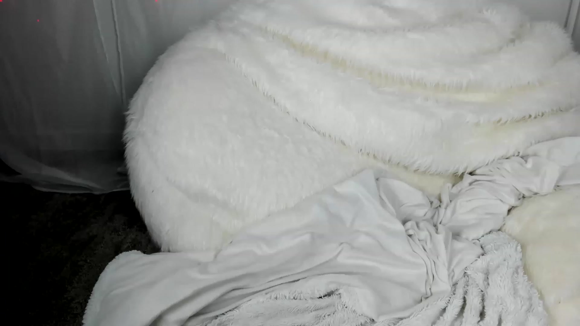 Gallery image thumbnail from AriaO's myfreecams stream on, 04/21/2023, 02:39 image 4 of 20