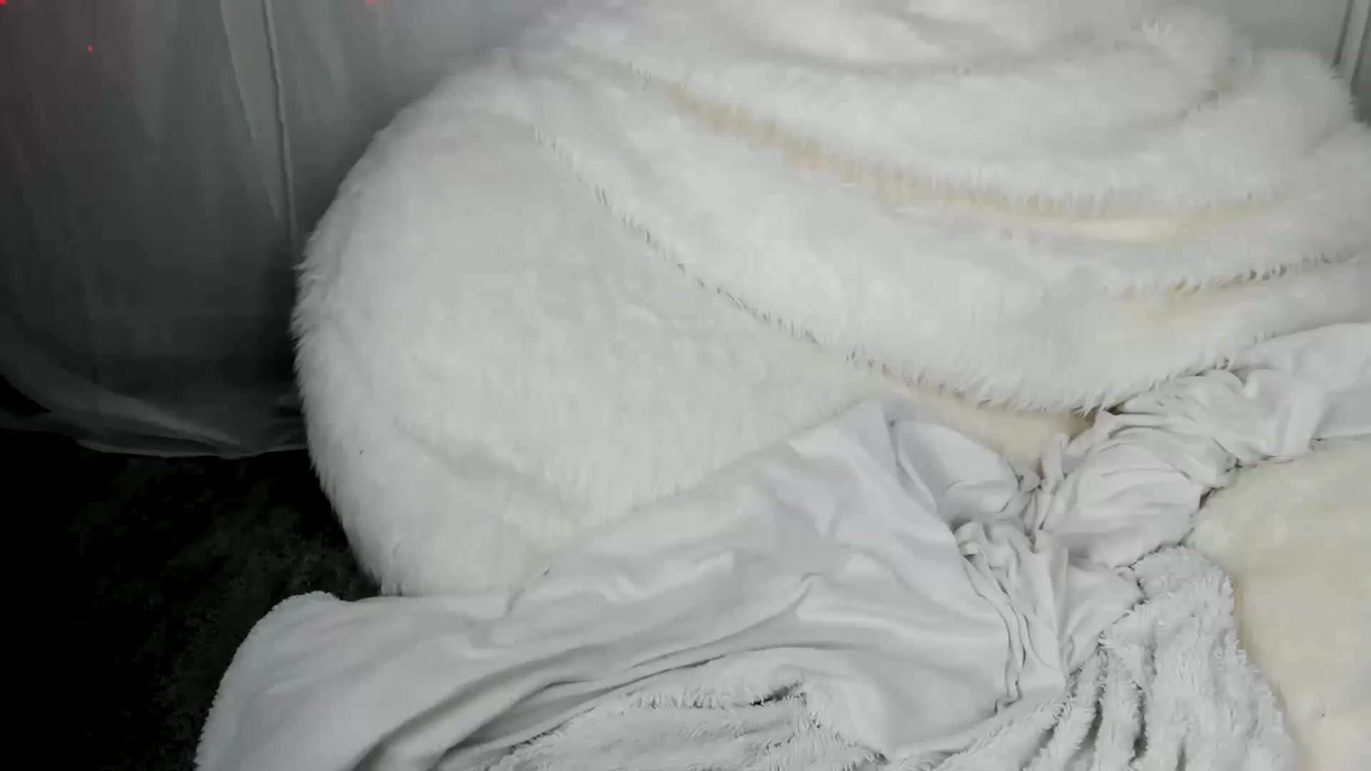 Gallery image thumbnail from AriaO's myfreecams stream on, 04/21/2023, 02:39 image 6 of 20