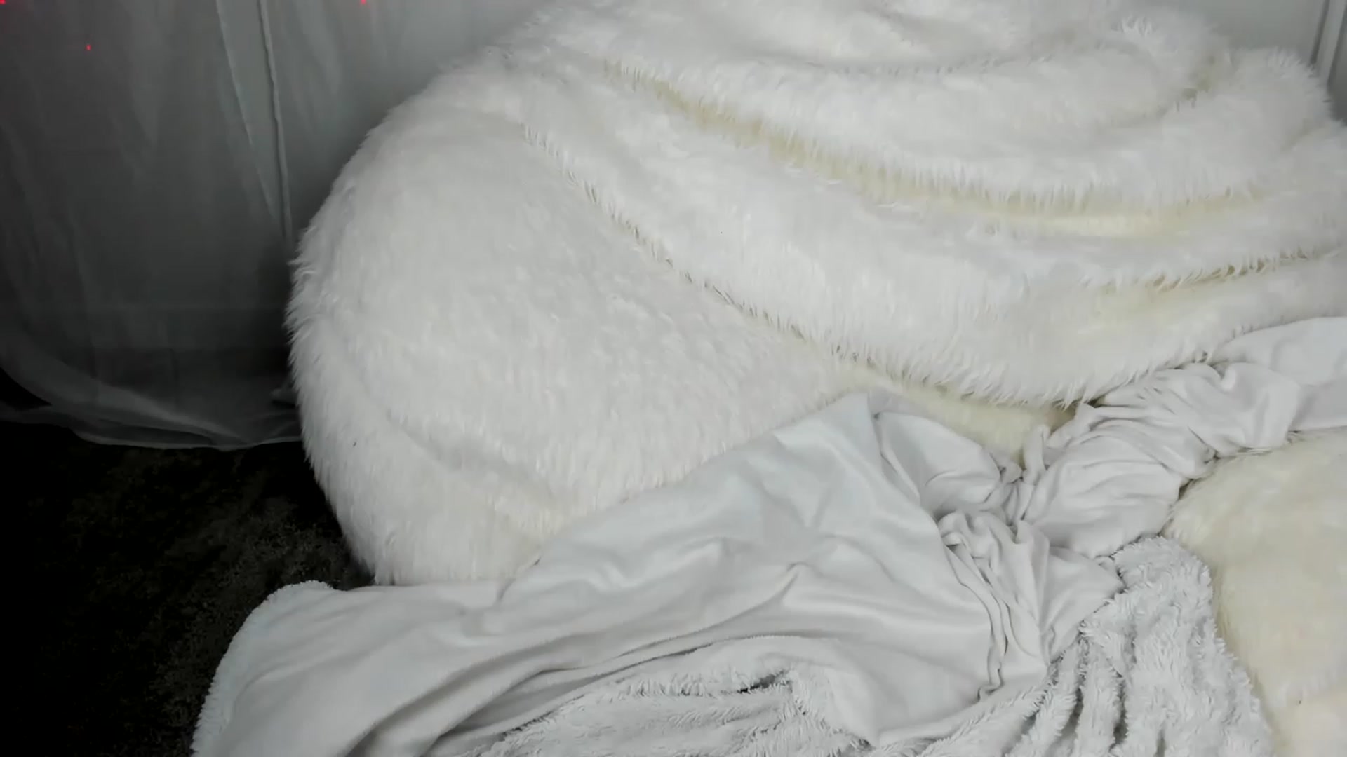 Gallery image thumbnail from AriaO's myfreecams stream on, 04/21/2023, 02:39 image 5 of 20
