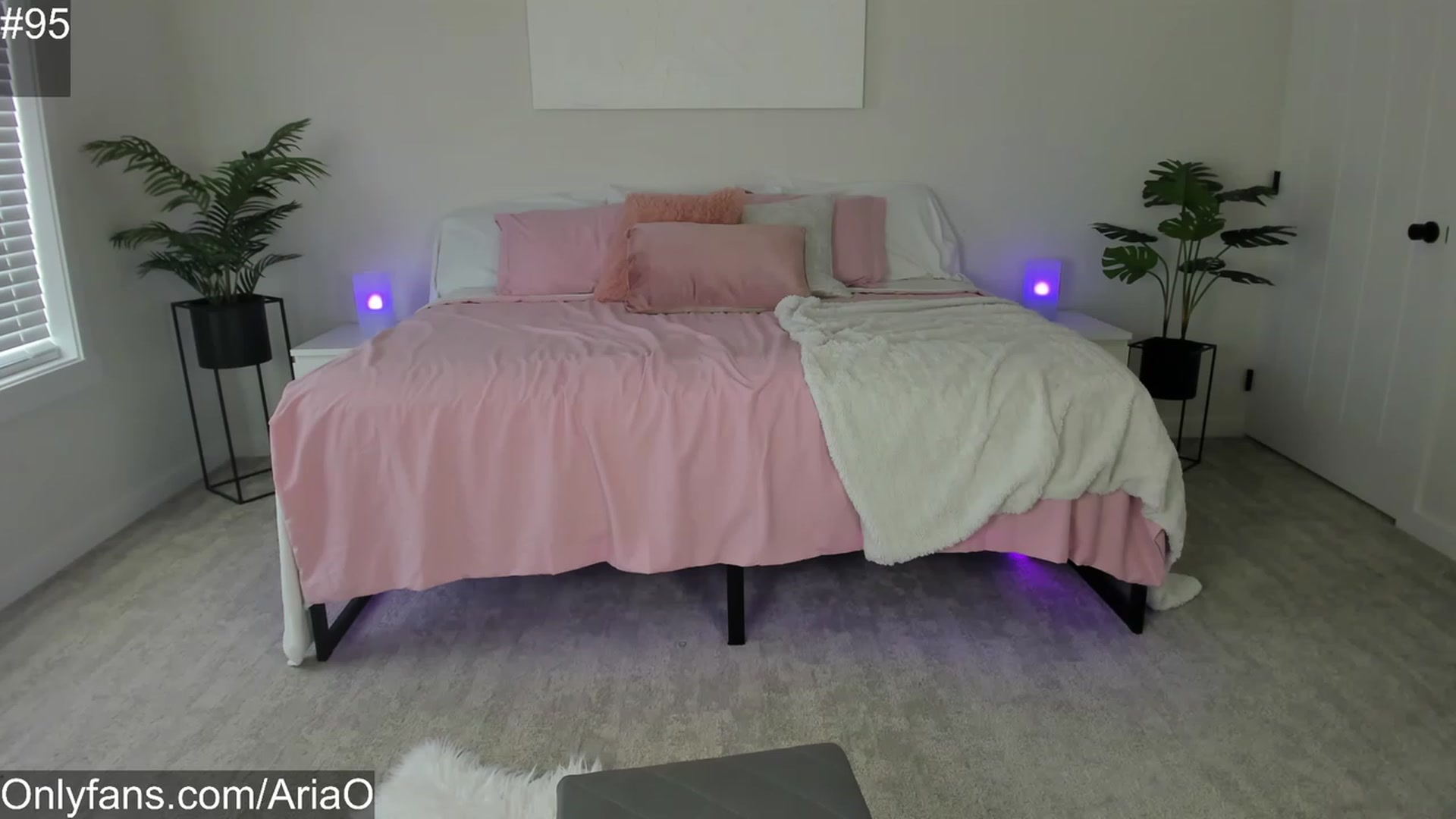 Gallery image thumbnail from AriaO's myfreecams stream on, 06/02/2023, 24:08 image 3 of 20